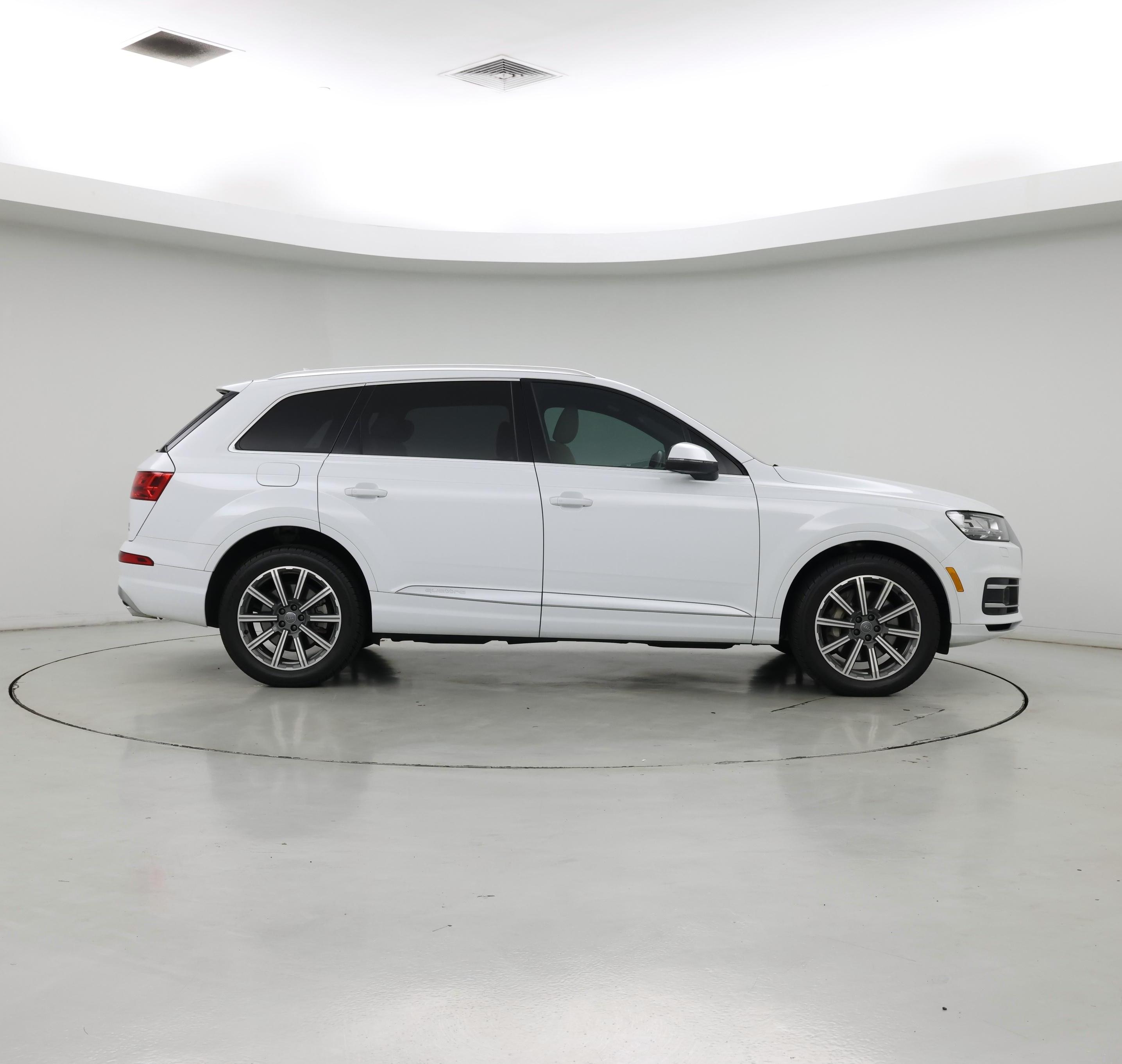 Thumbnail: 2018 Audi Q7 - 7