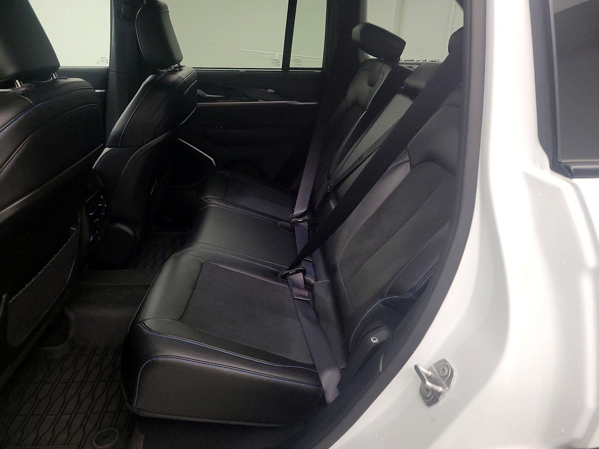 Thumbnail: 2022 Jeep Grand Cherokee - 20