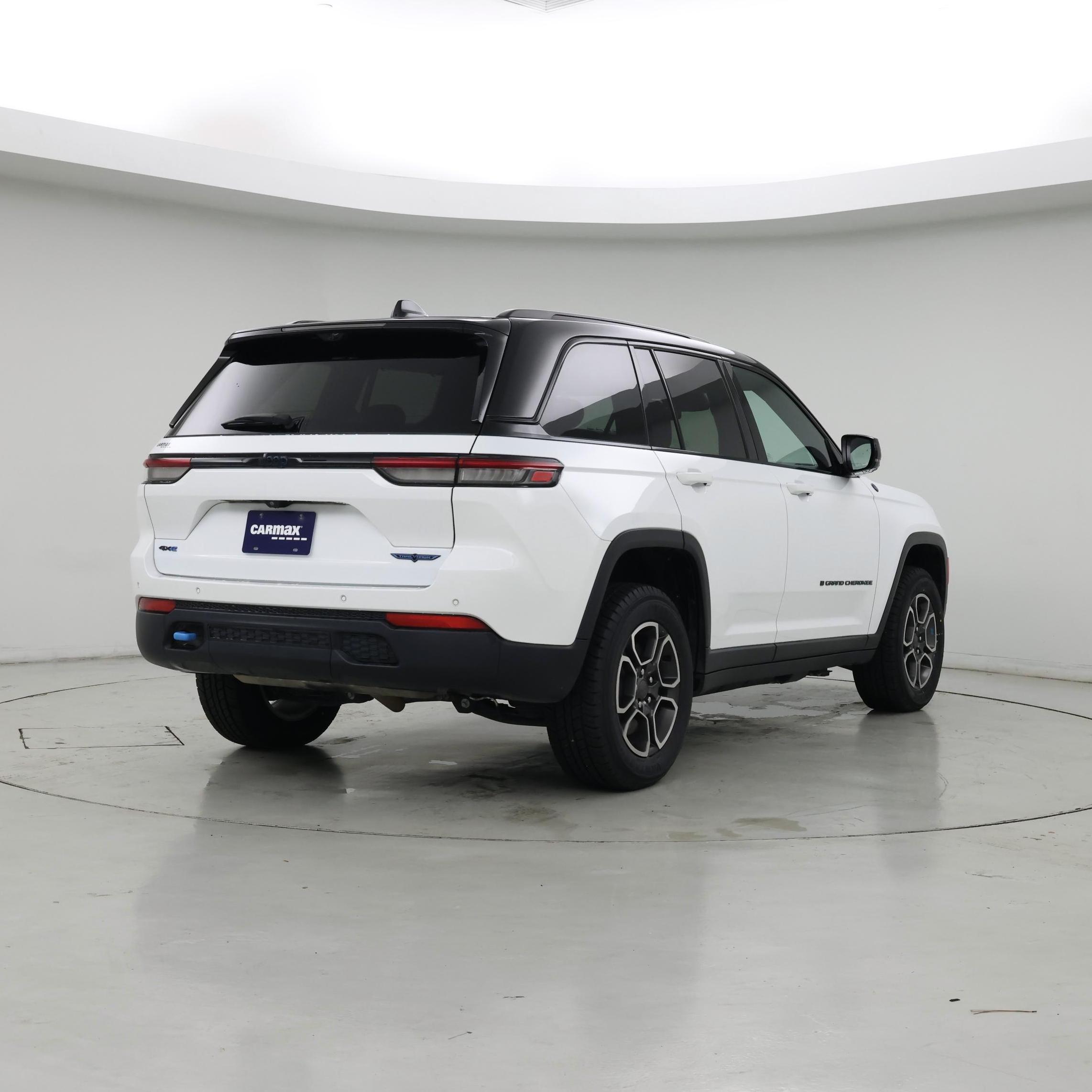 Thumbnail: 2022 Jeep Grand Cherokee - 8