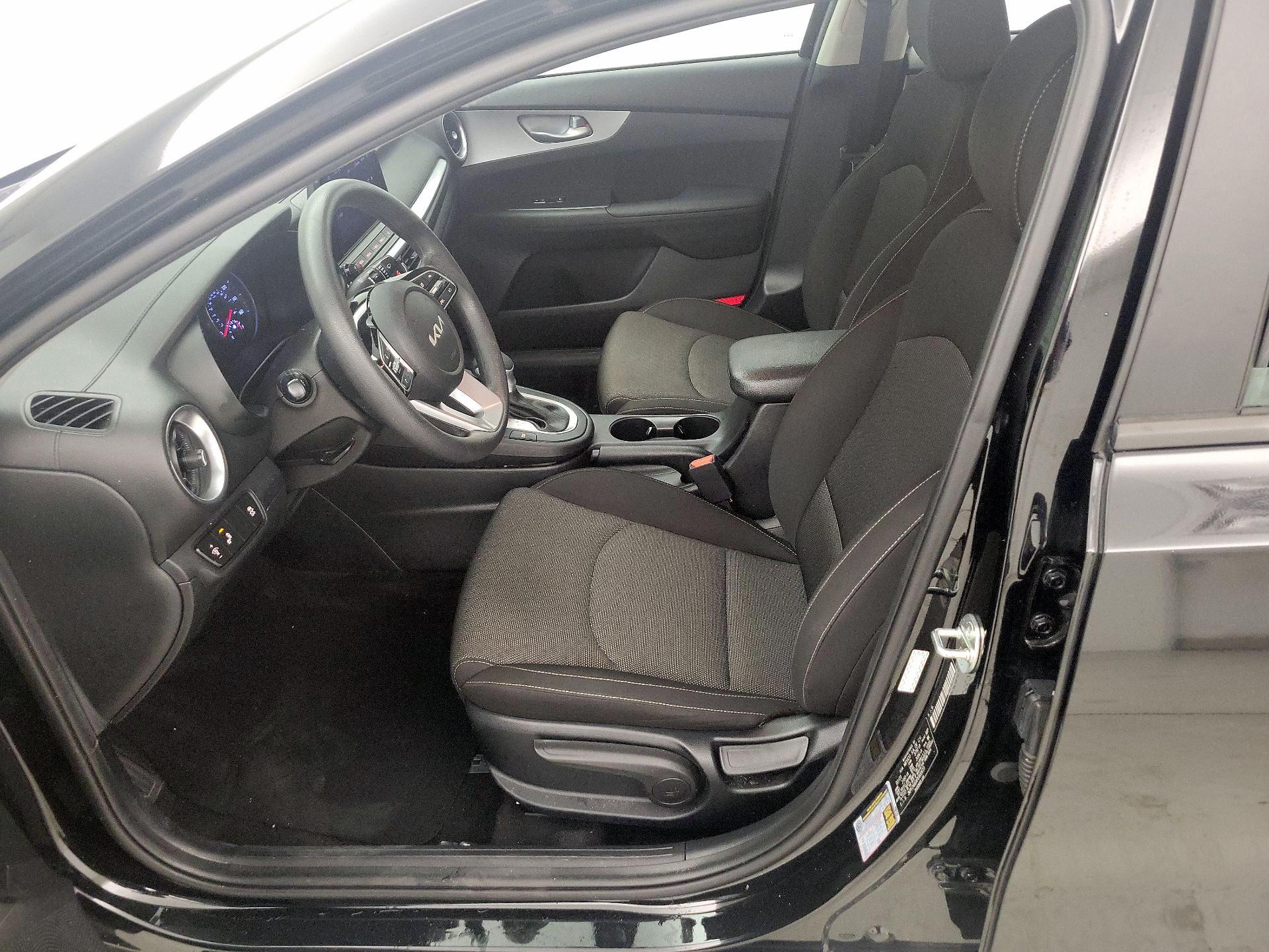 Thumbnail: 2023 Kia Forte - 11