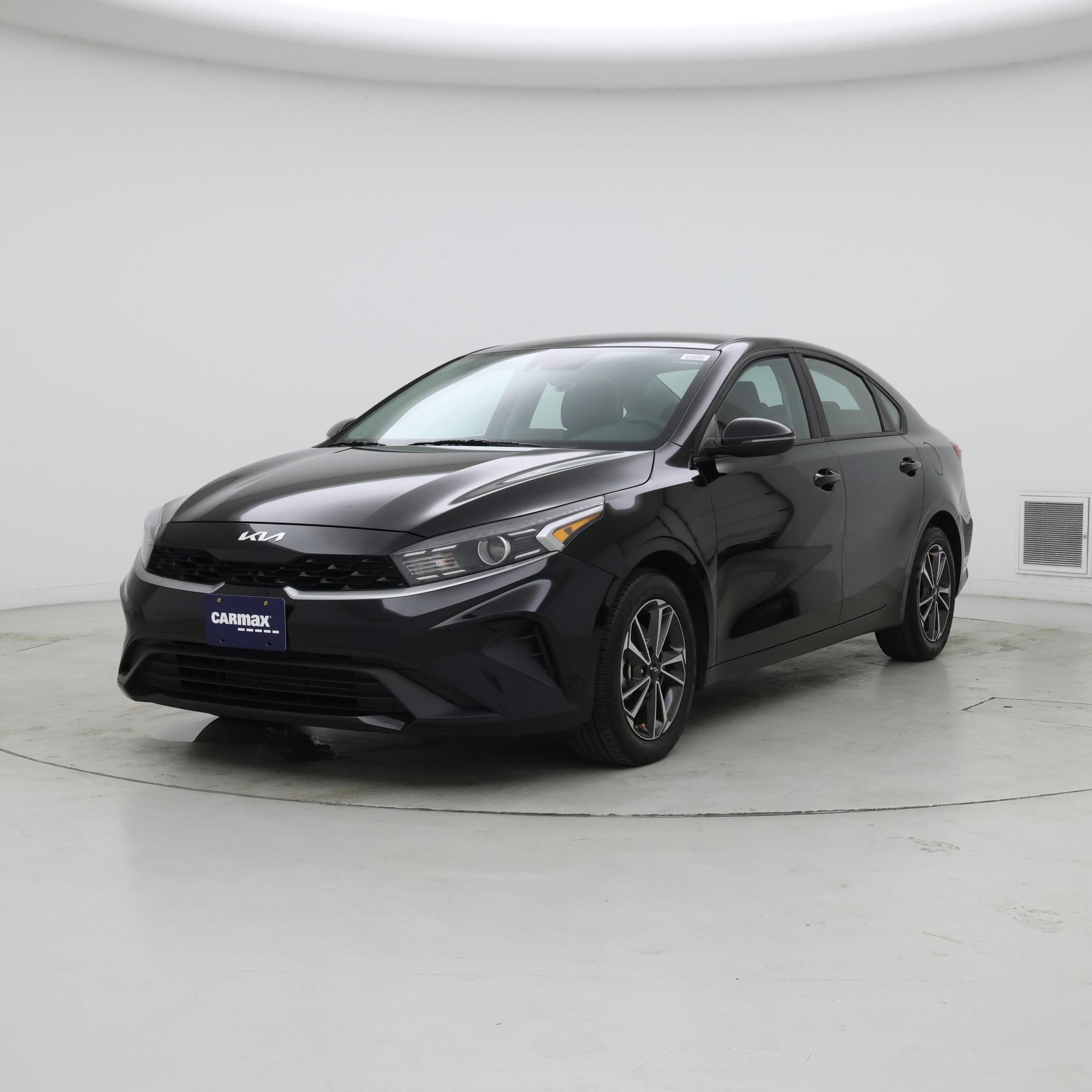 Thumbnail: 2023 Kia Forte - 4