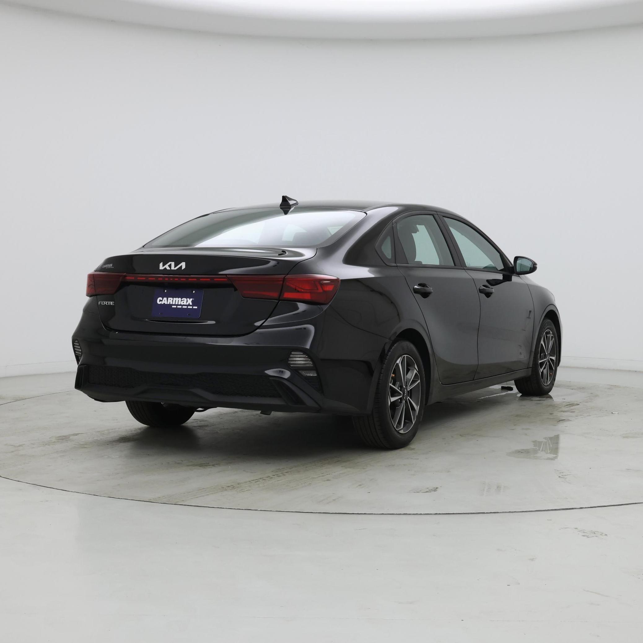 Thumbnail: 2023 Kia Forte - 8