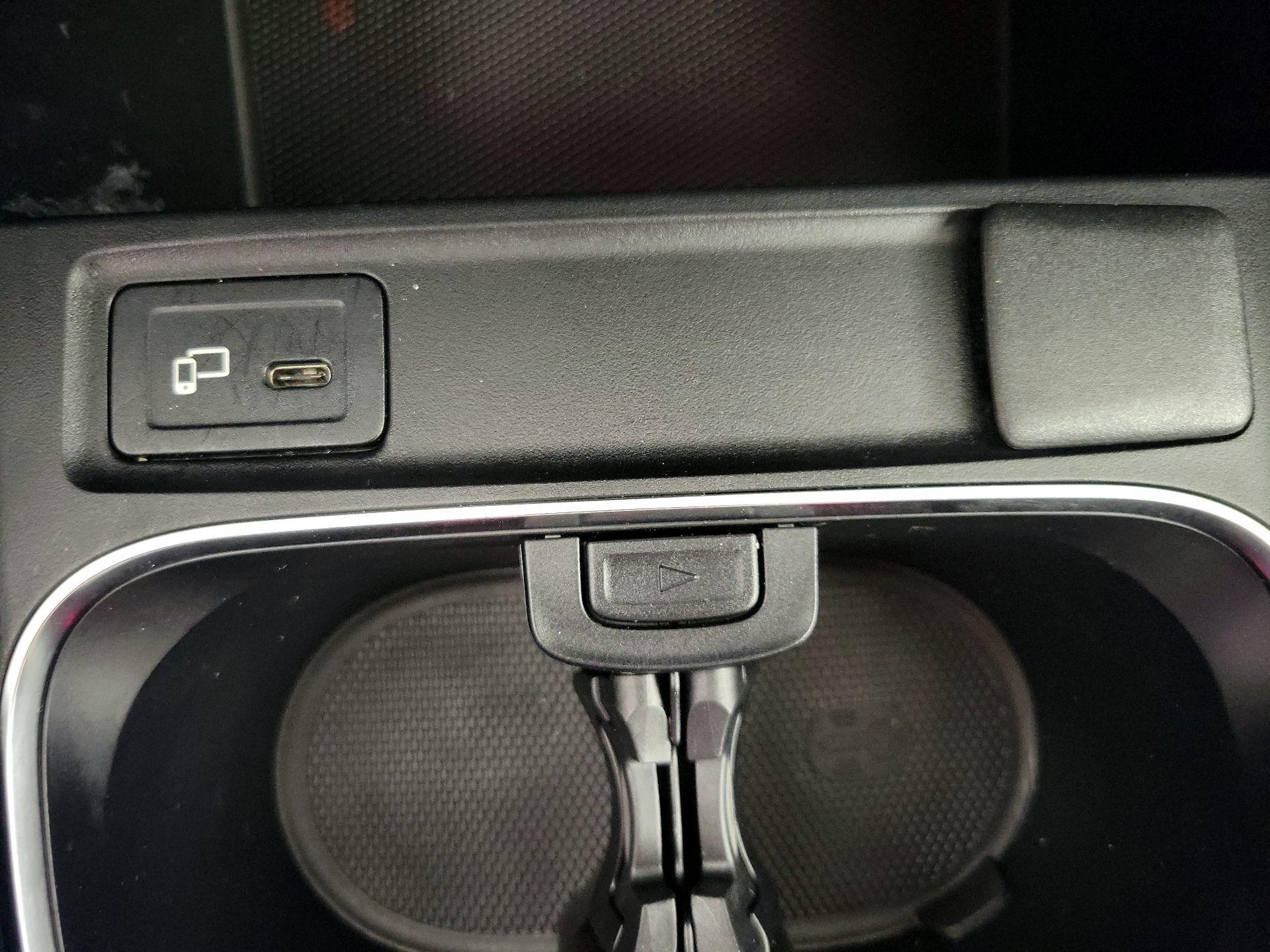 Thumbnail: 2022 Mercedes-Benz GLA - 18