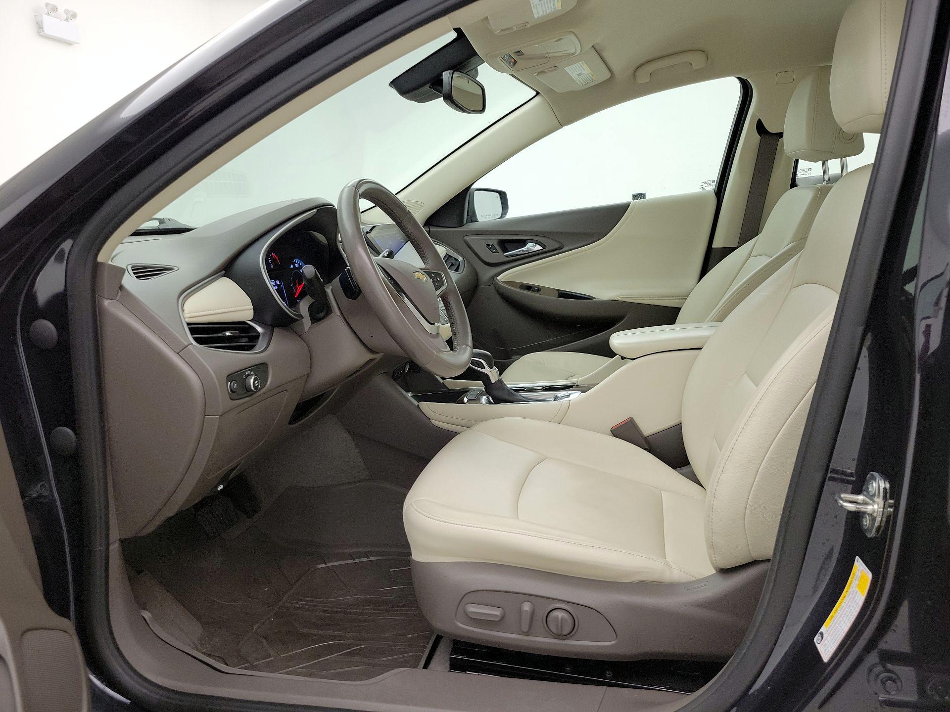 Thumbnail: 2022 Chevrolet Malibu - 11