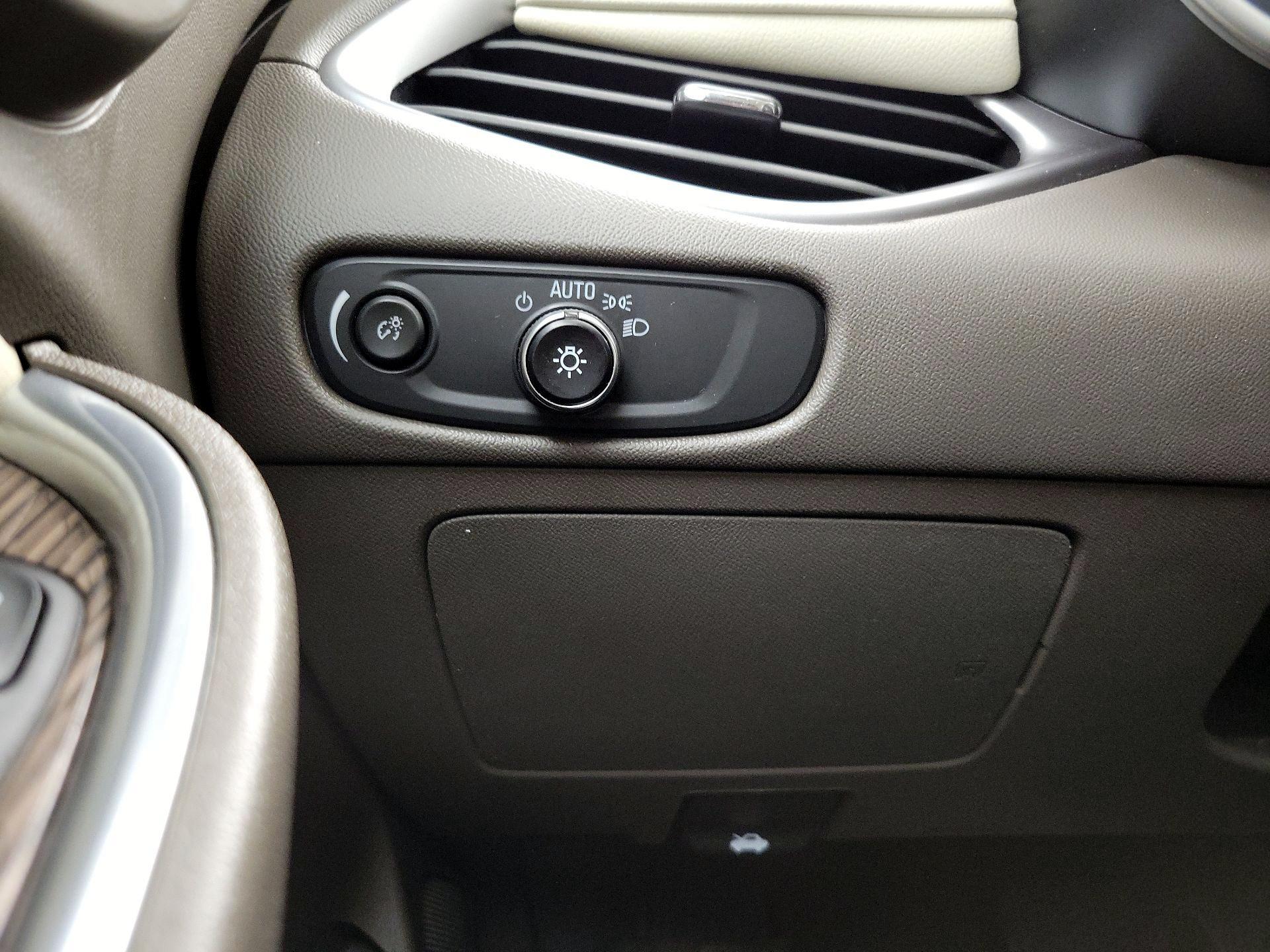 Thumbnail: 2022 Chevrolet Malibu - 13