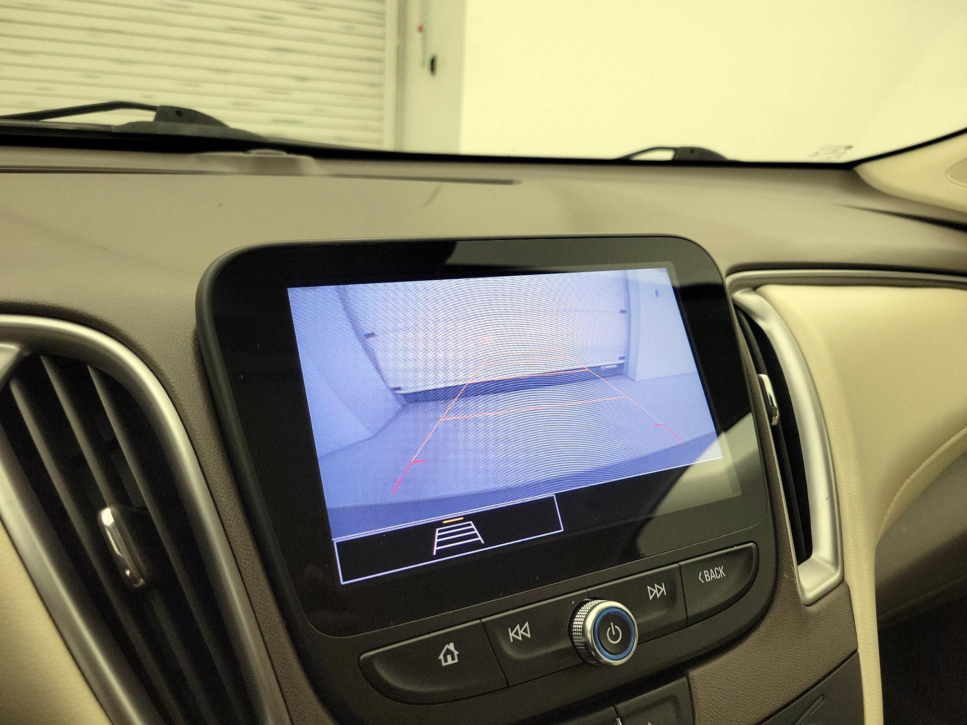 Thumbnail: 2022 Chevrolet Malibu - 14