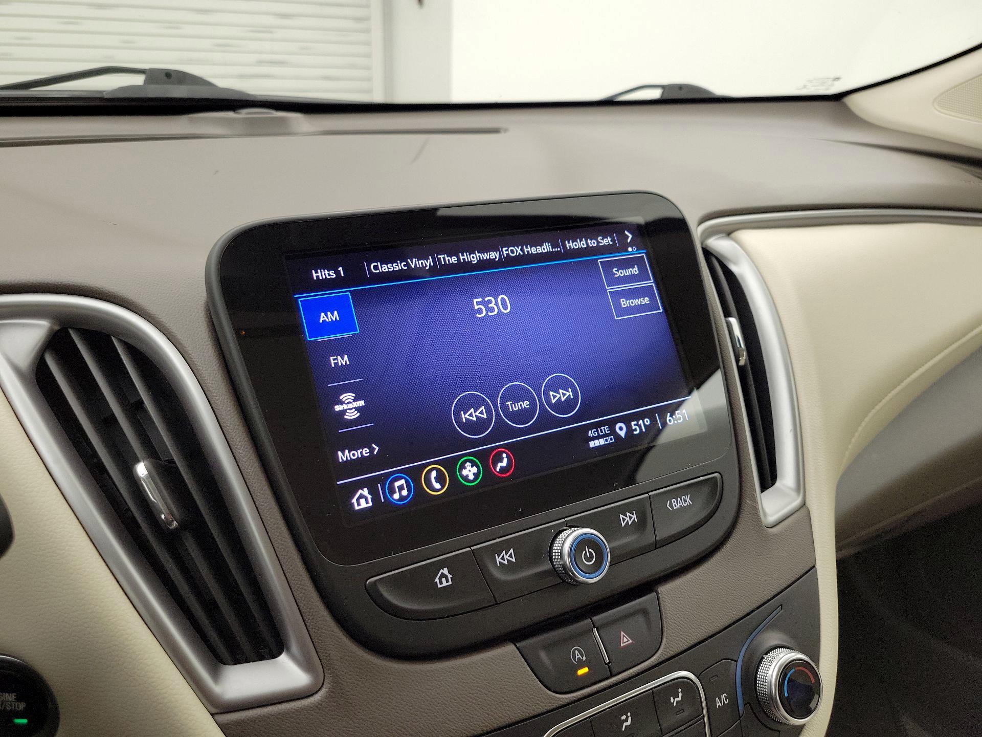 Thumbnail: 2022 Chevrolet Malibu - 15