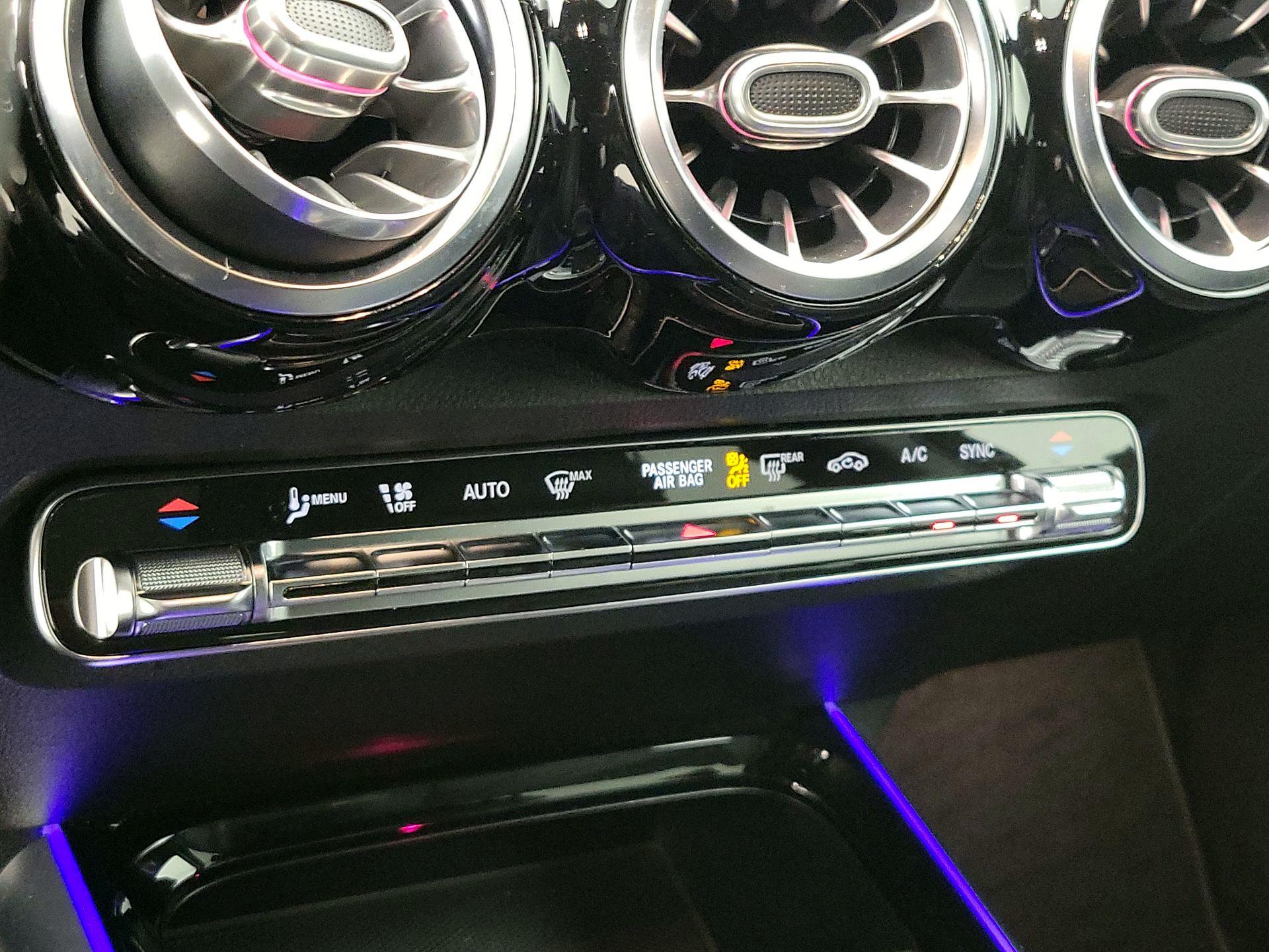 Thumbnail: 2020 Mercedes-Benz GLB - 16