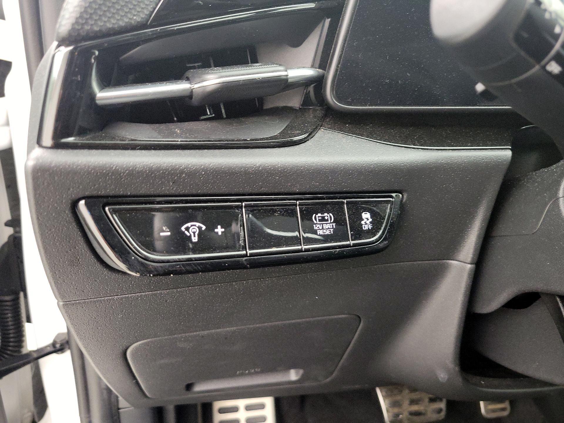 Thumbnail: 2023 Kia Niro - 13