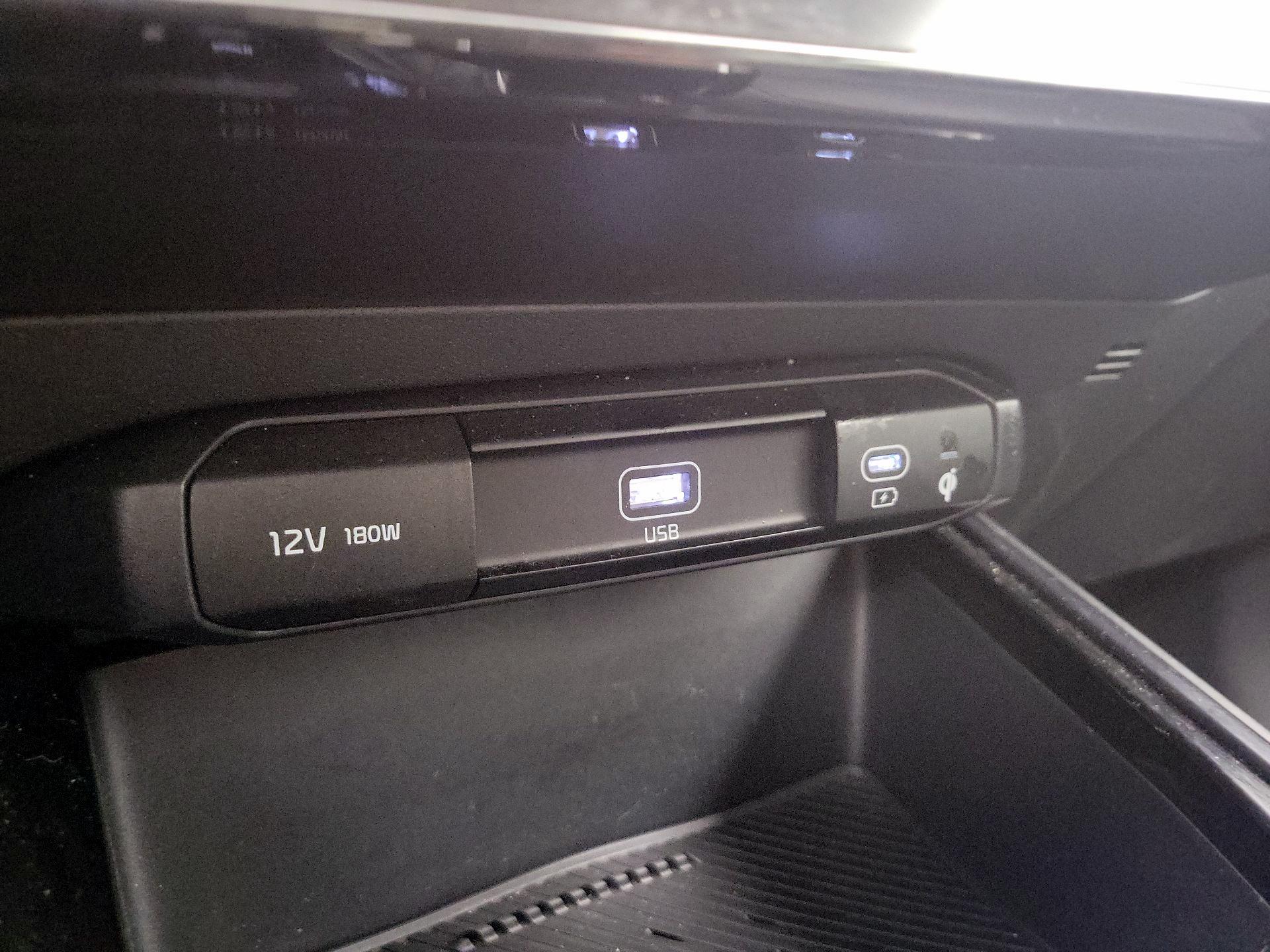 Thumbnail: 2023 Kia Niro - 19