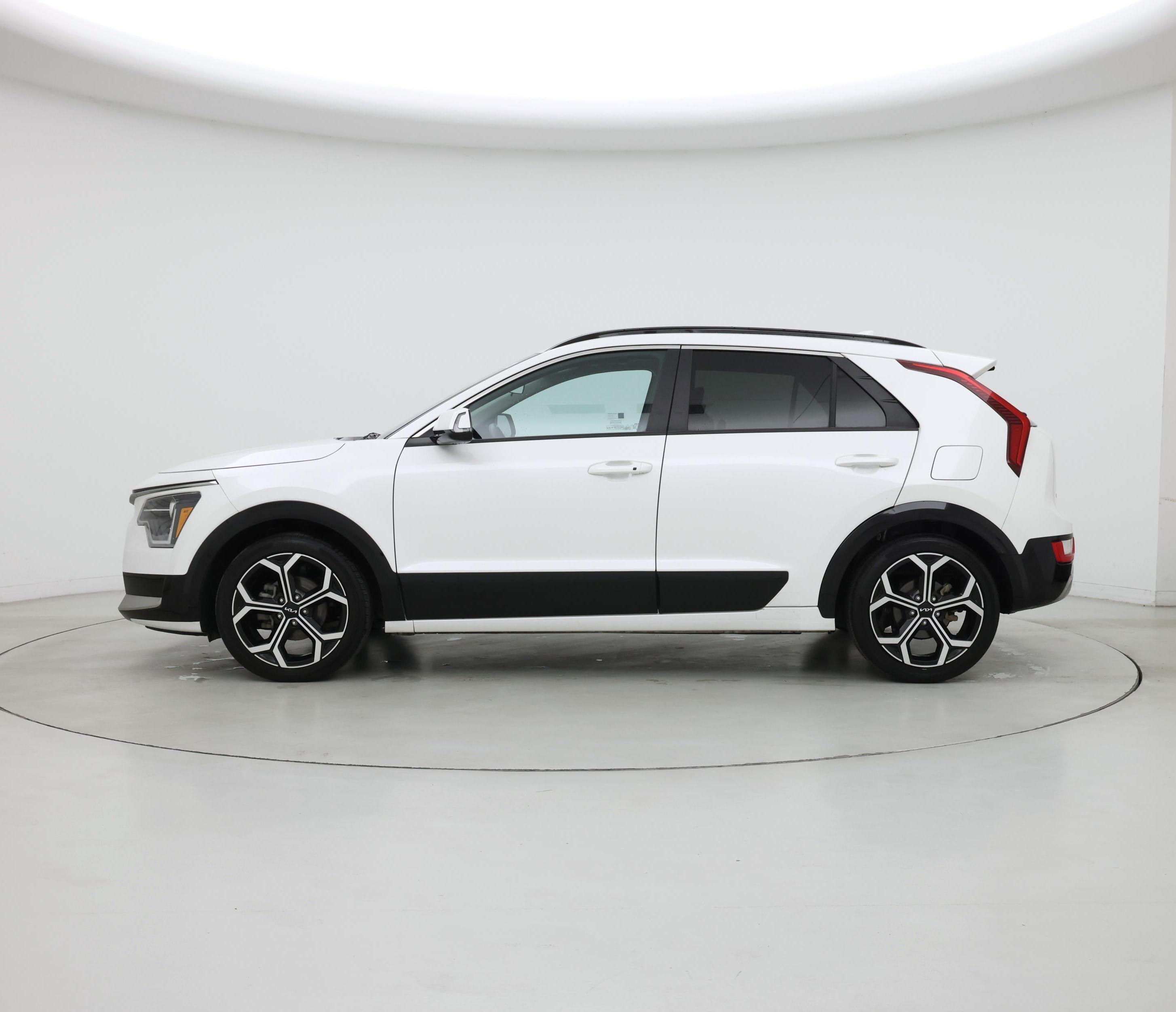 Thumbnail: 2023 Kia Niro - 3
