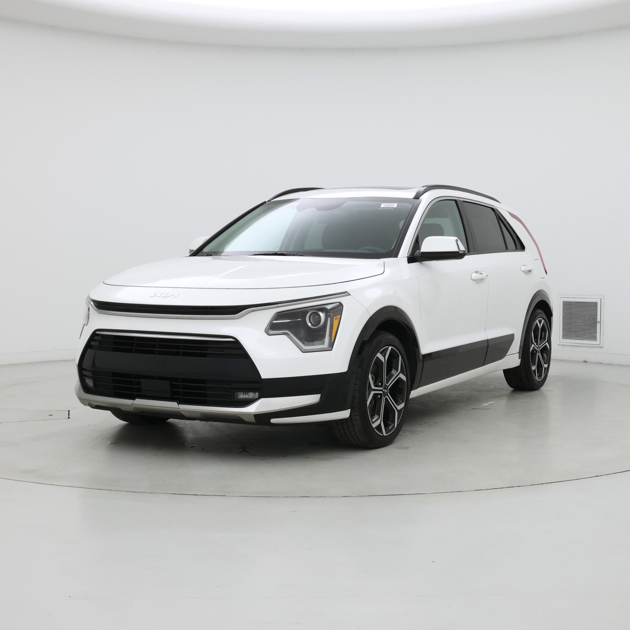 Thumbnail: 2023 Kia Niro - 4