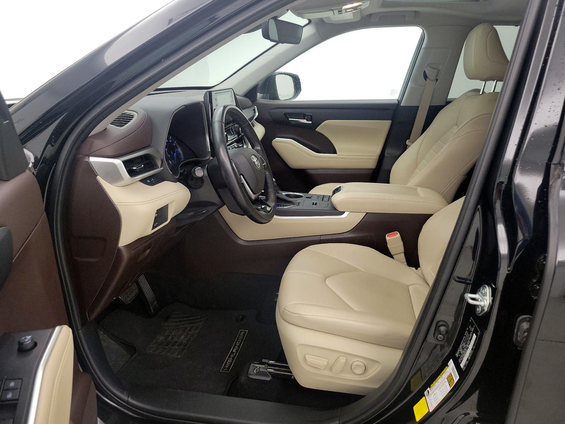 Thumbnail: 2021 Toyota Highlander - 11