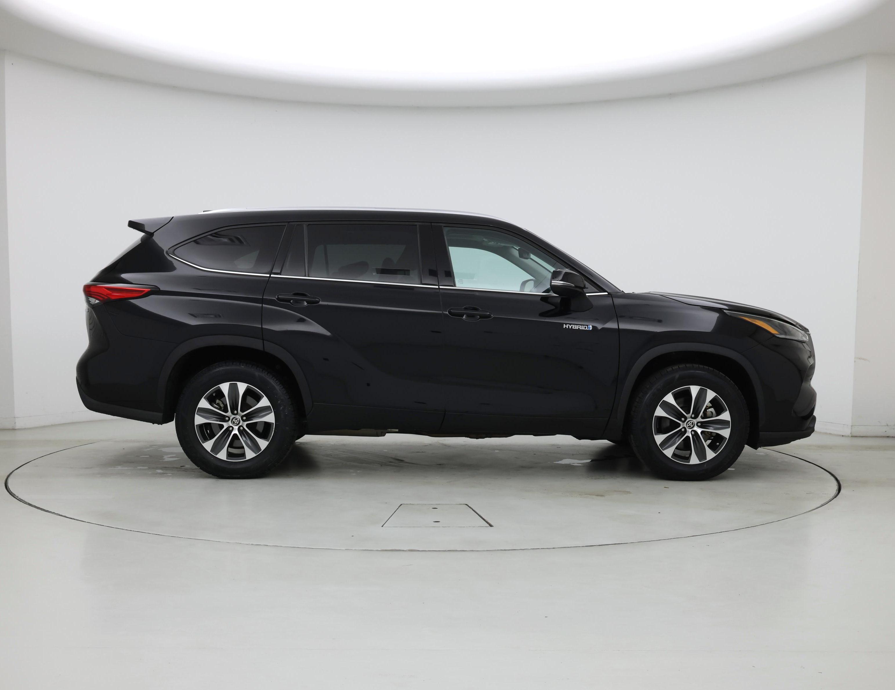 Thumbnail: 2021 Toyota Highlander - 7