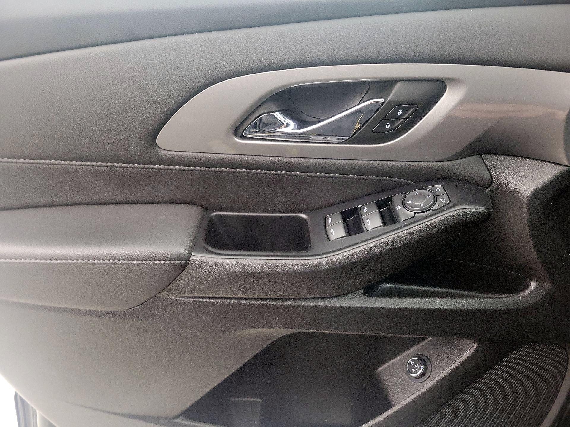 Thumbnail: 2023 Chevrolet Traverse - 12