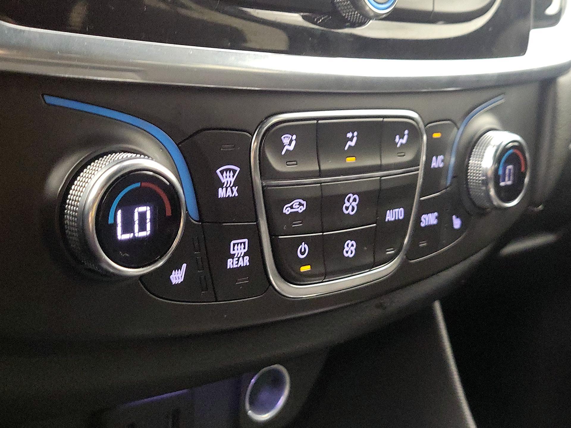 Thumbnail: 2023 Chevrolet Traverse - 16