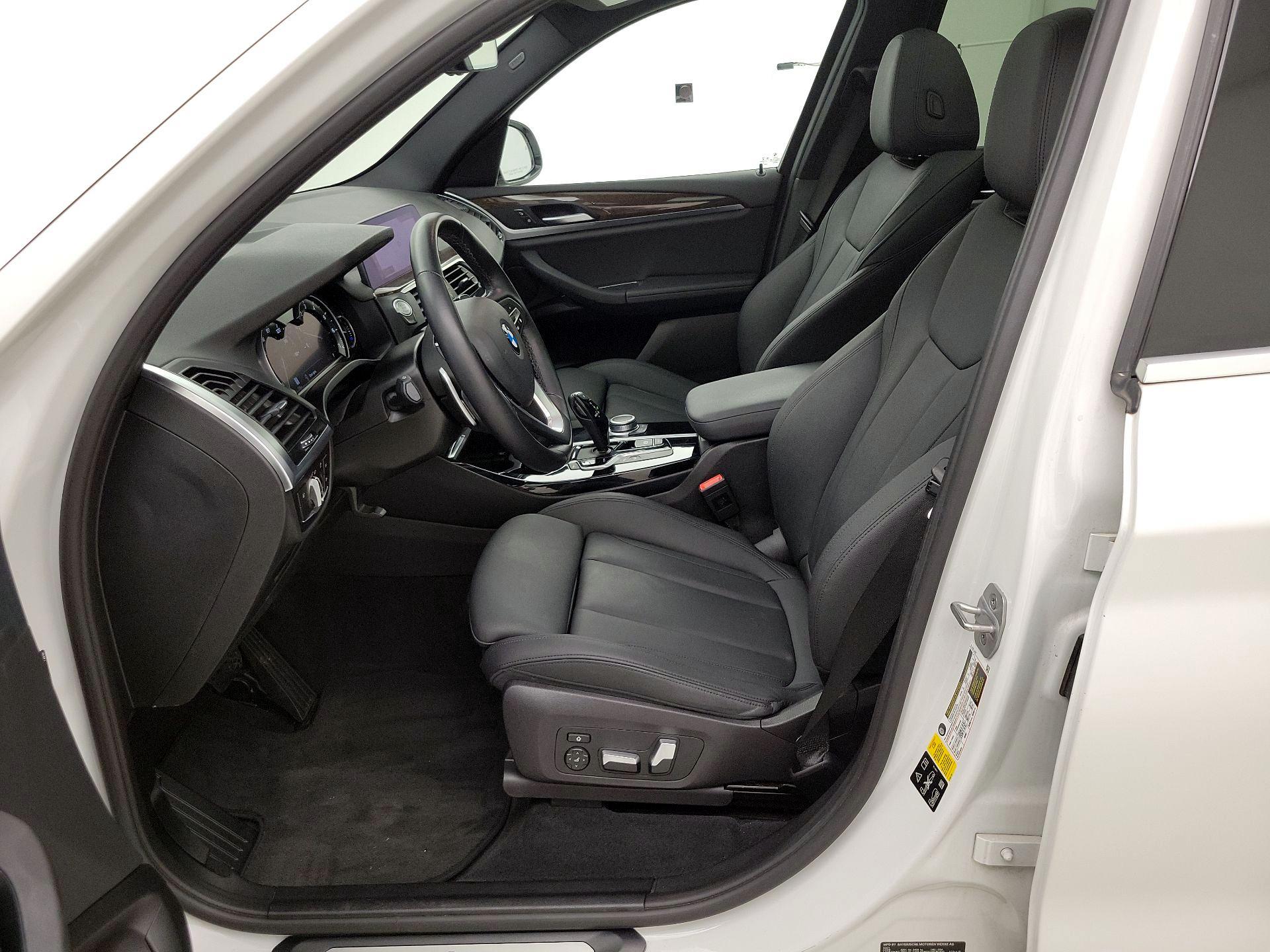 Thumbnail: 2021 BMW X3 - 11