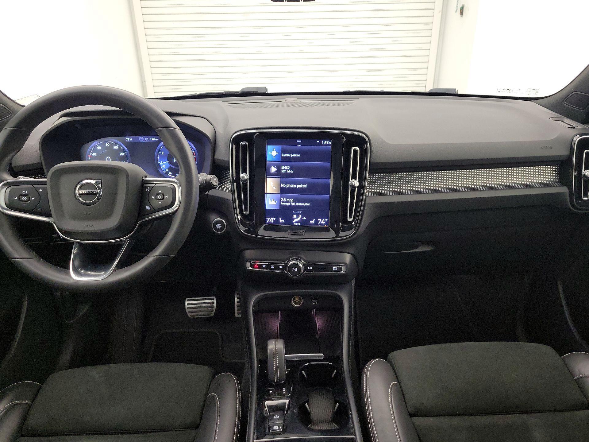 Thumbnail: 2022 Volvo XC40 - 9