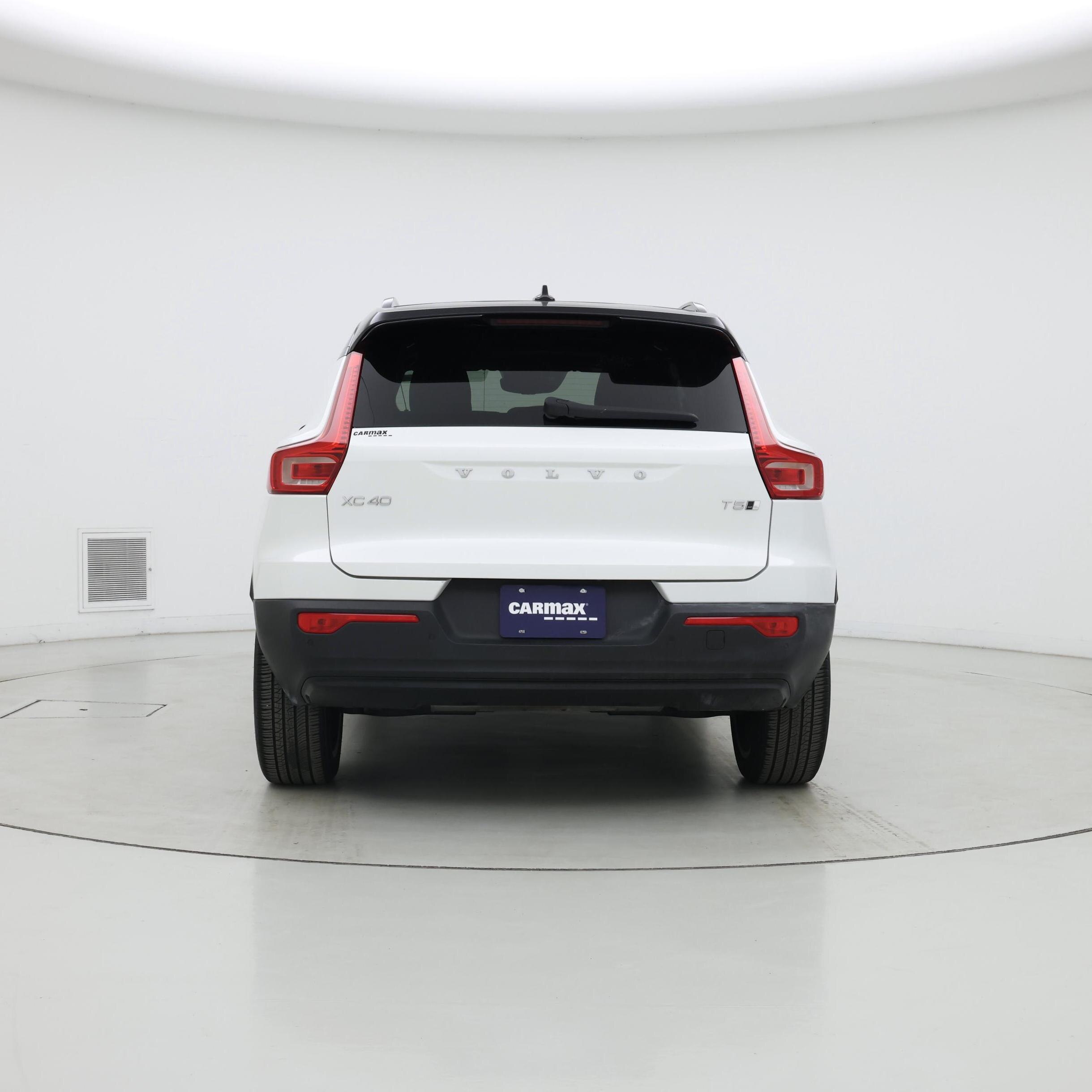 Thumbnail: 2022 Volvo XC40 - 6