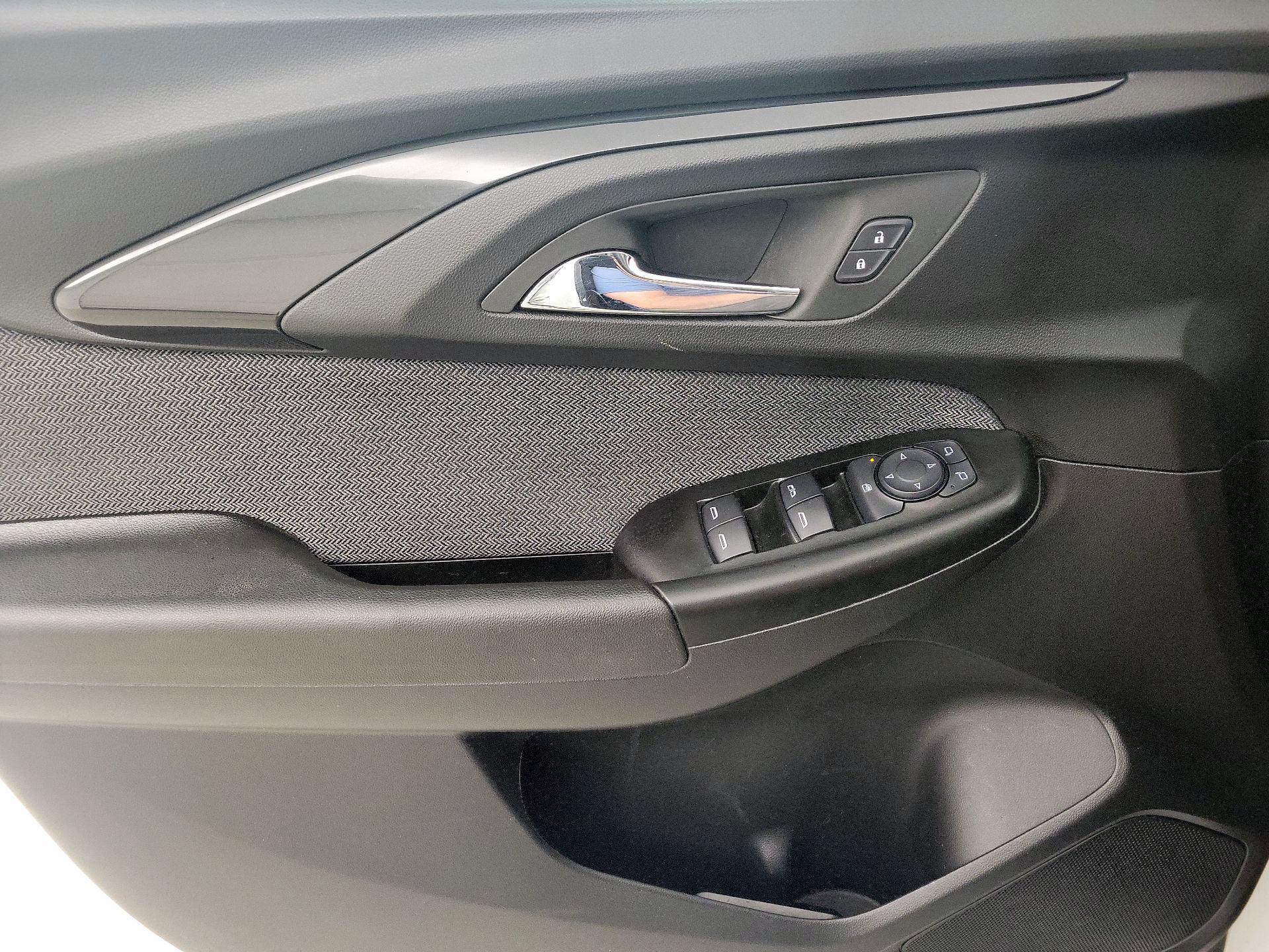 Thumbnail: 2023 Chevrolet TrailBlazer - 12