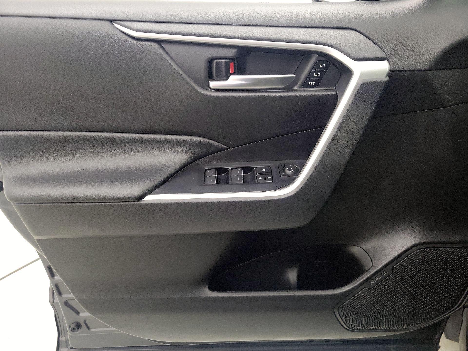 Thumbnail: 2023 Toyota RAV4 - 12