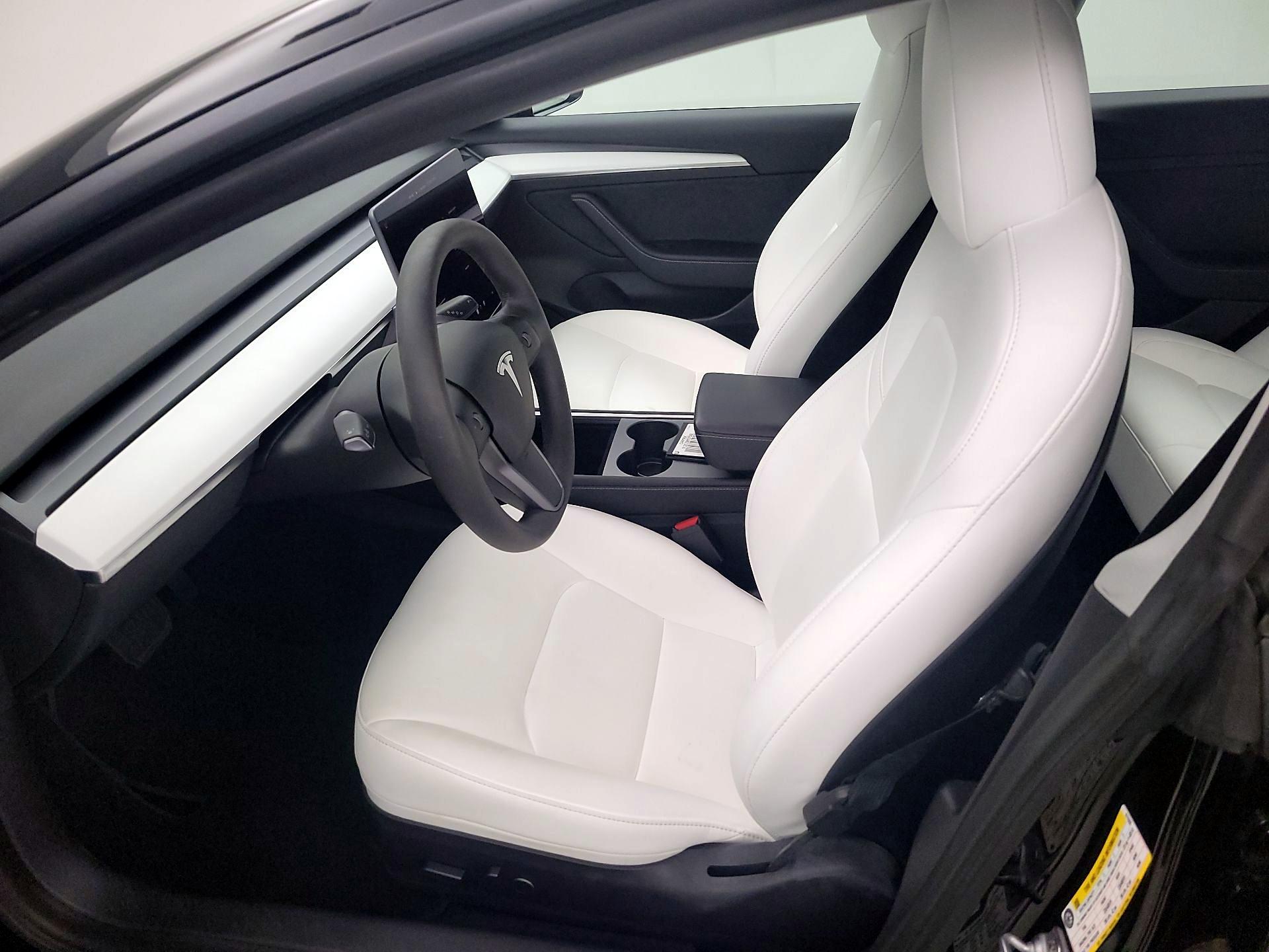 Thumbnail: 2021 Tesla Model 3 - 11