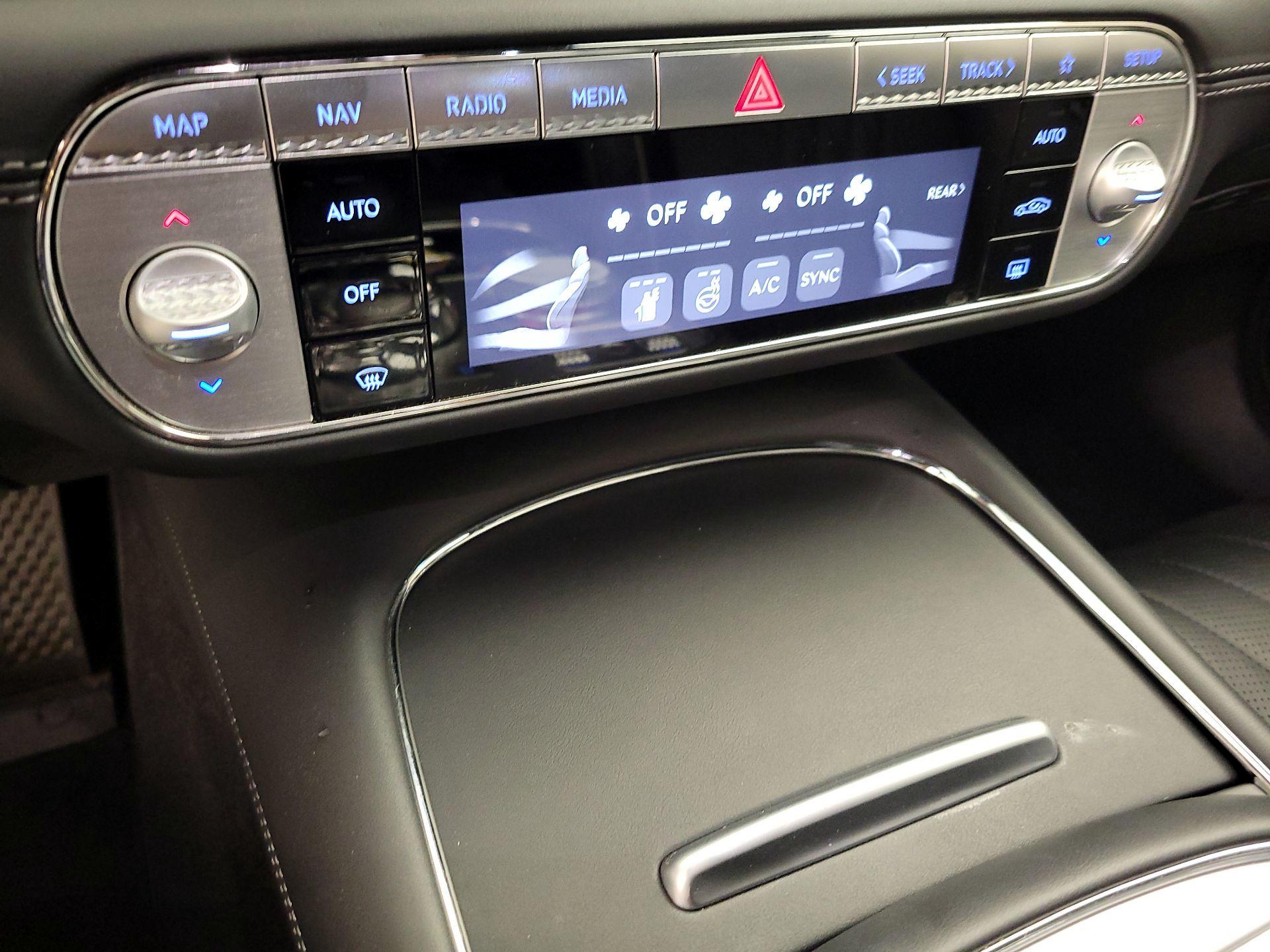 Thumbnail: 2023 Genesis G90 - 17