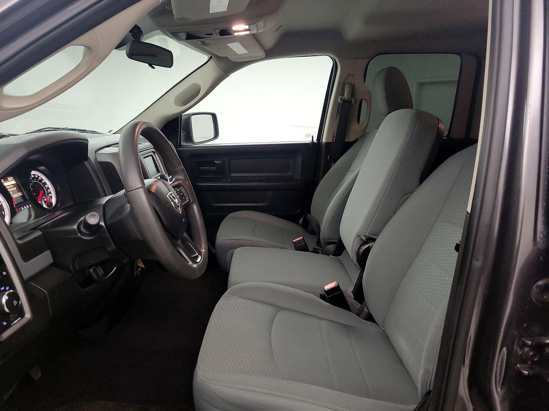 Thumbnail: 2019 RAM 1500 Classic - 11