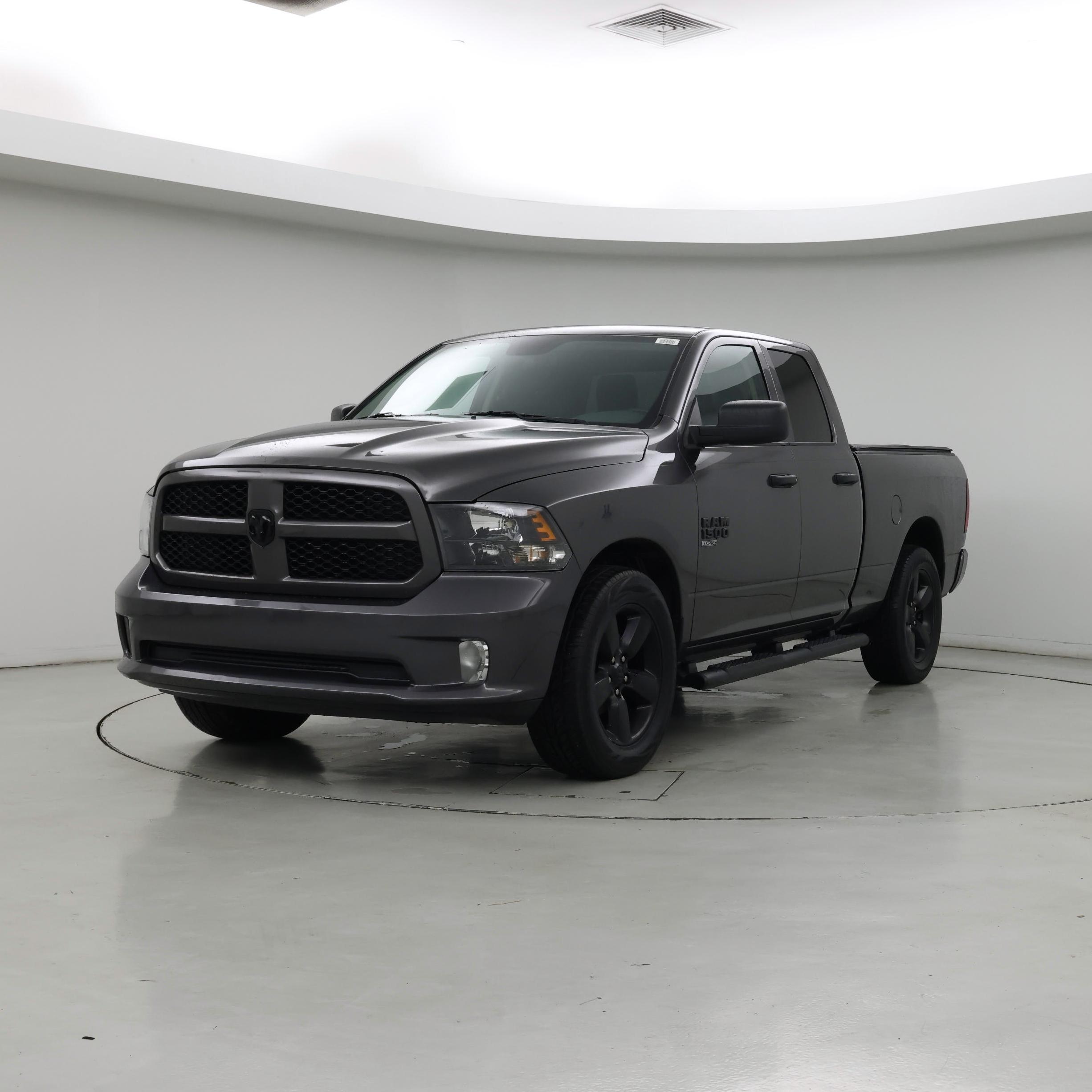 Thumbnail: 2019 RAM 1500 Classic - 4