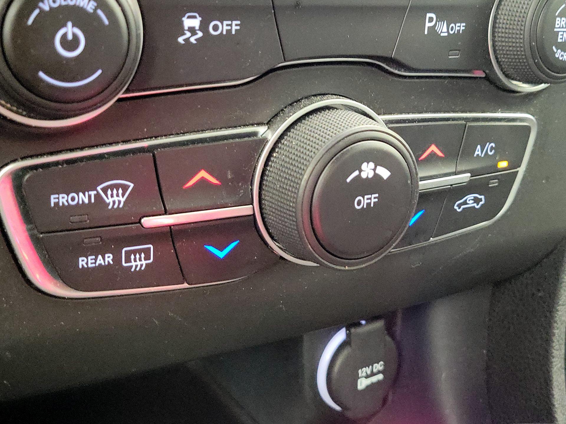 Thumbnail: 2022 Dodge Charger - 16