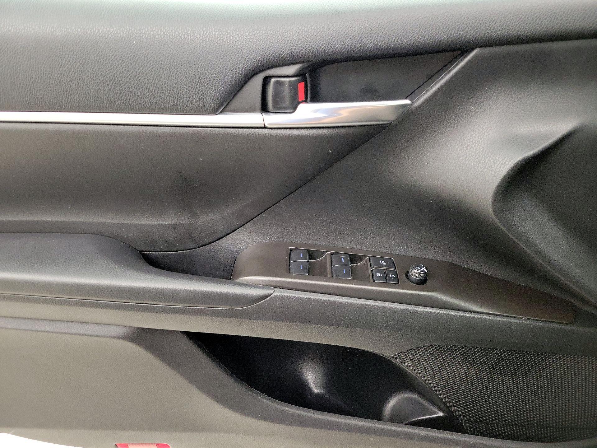 Thumbnail: 2023 Toyota Camry - 12