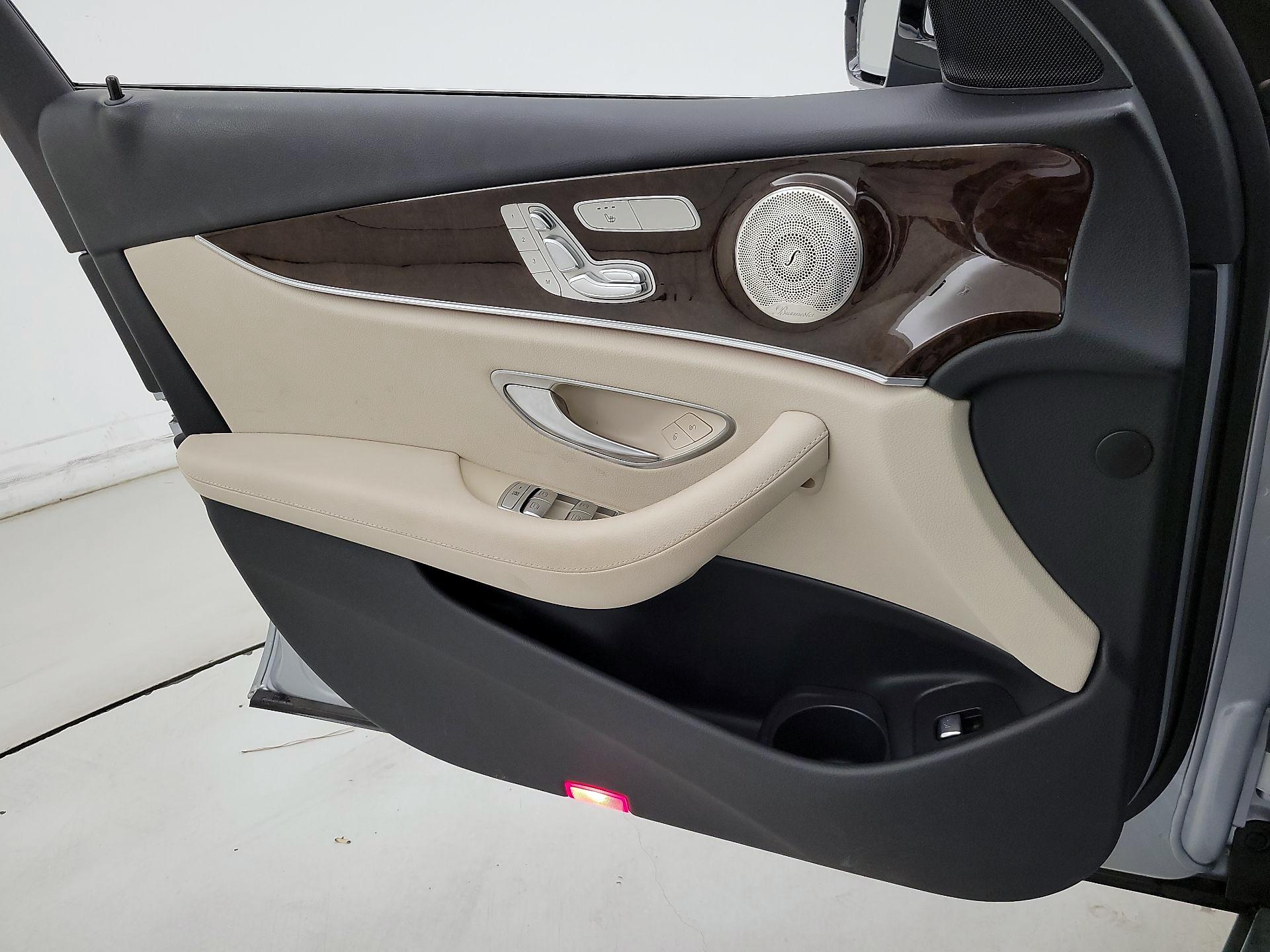 Thumbnail: 2022 Mercedes-Benz E-Class - 12