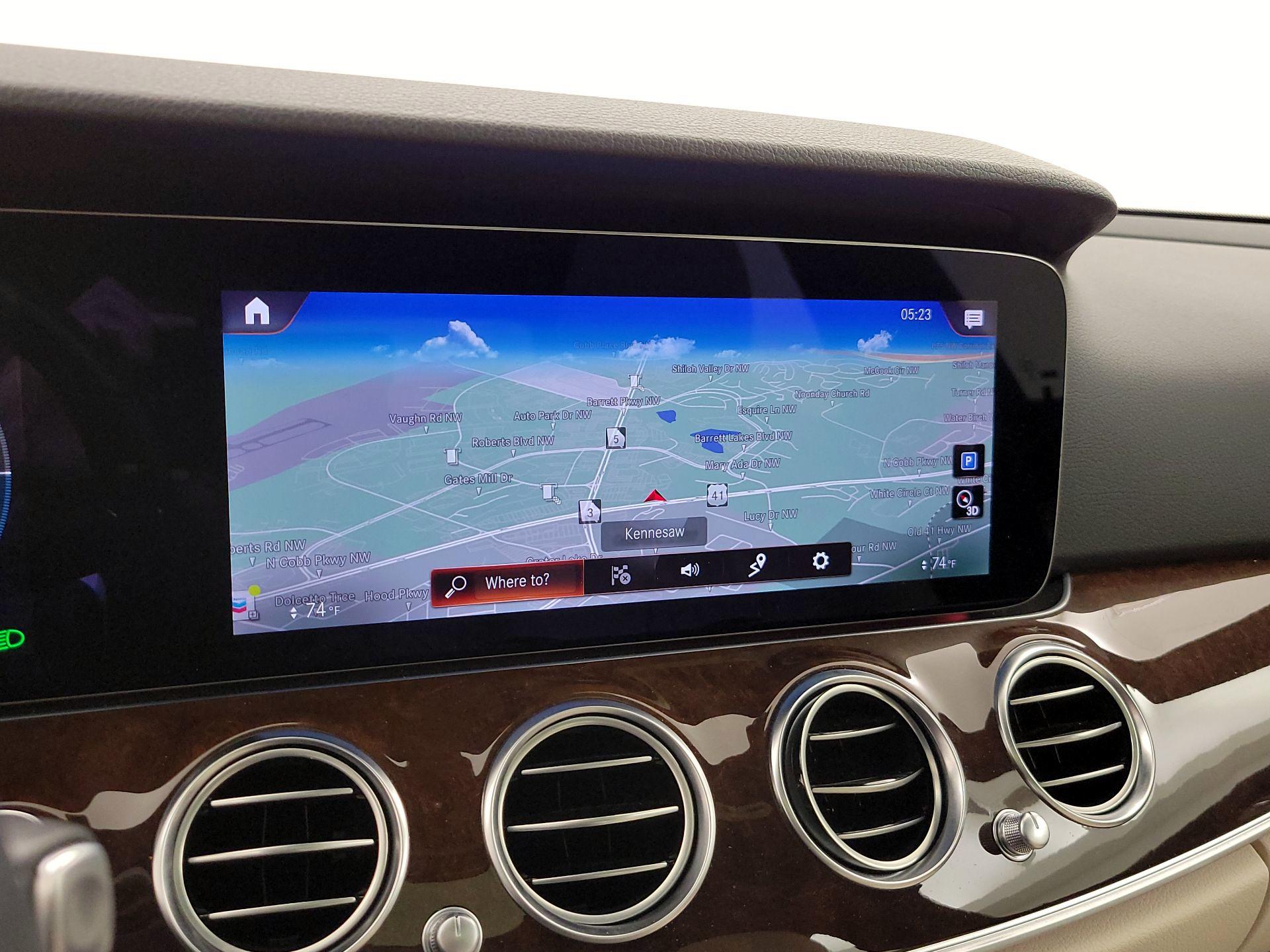 Thumbnail: 2022 Mercedes-Benz E-Class - 14