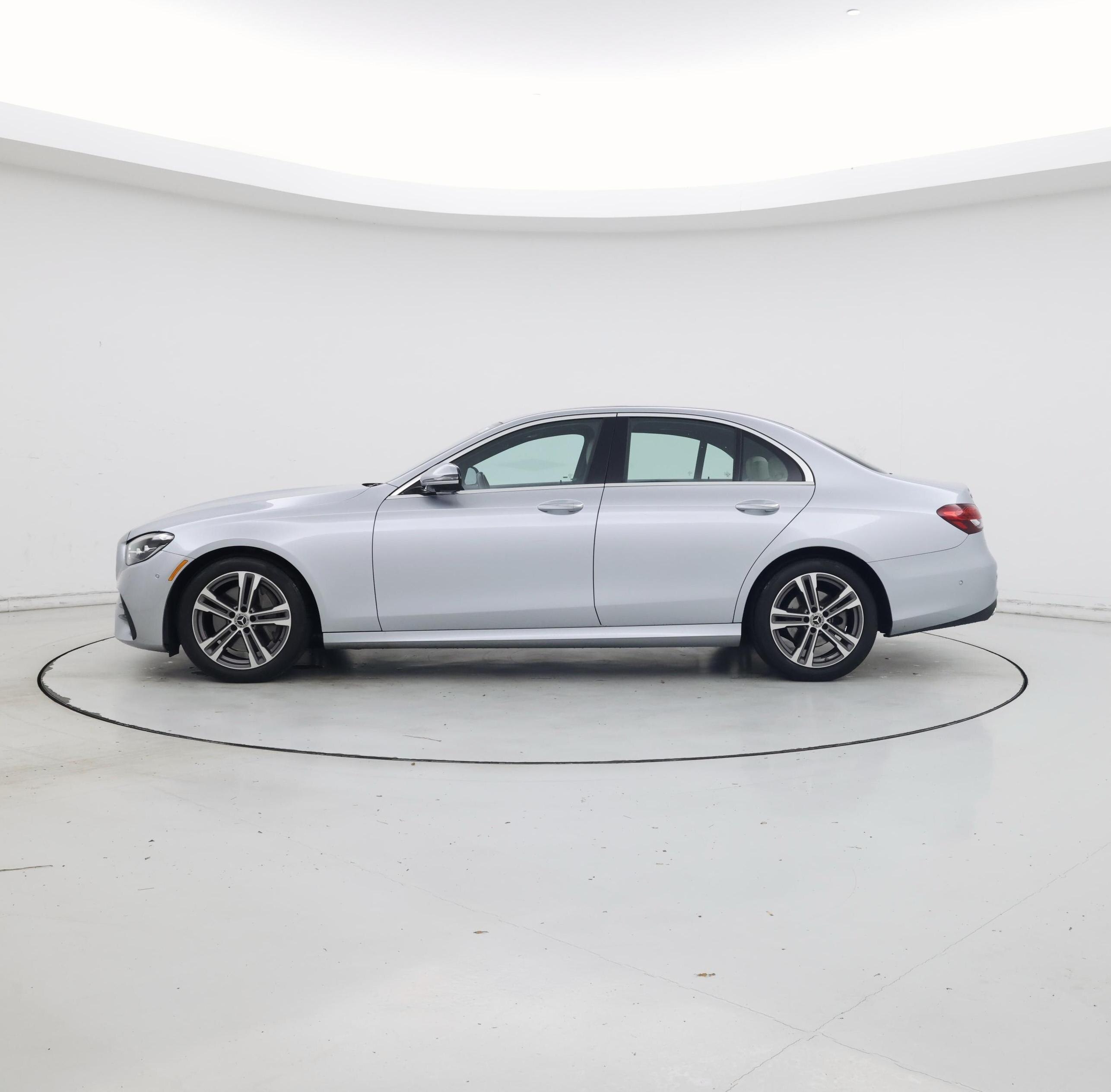 Thumbnail: 2022 Mercedes-Benz E-Class - 3