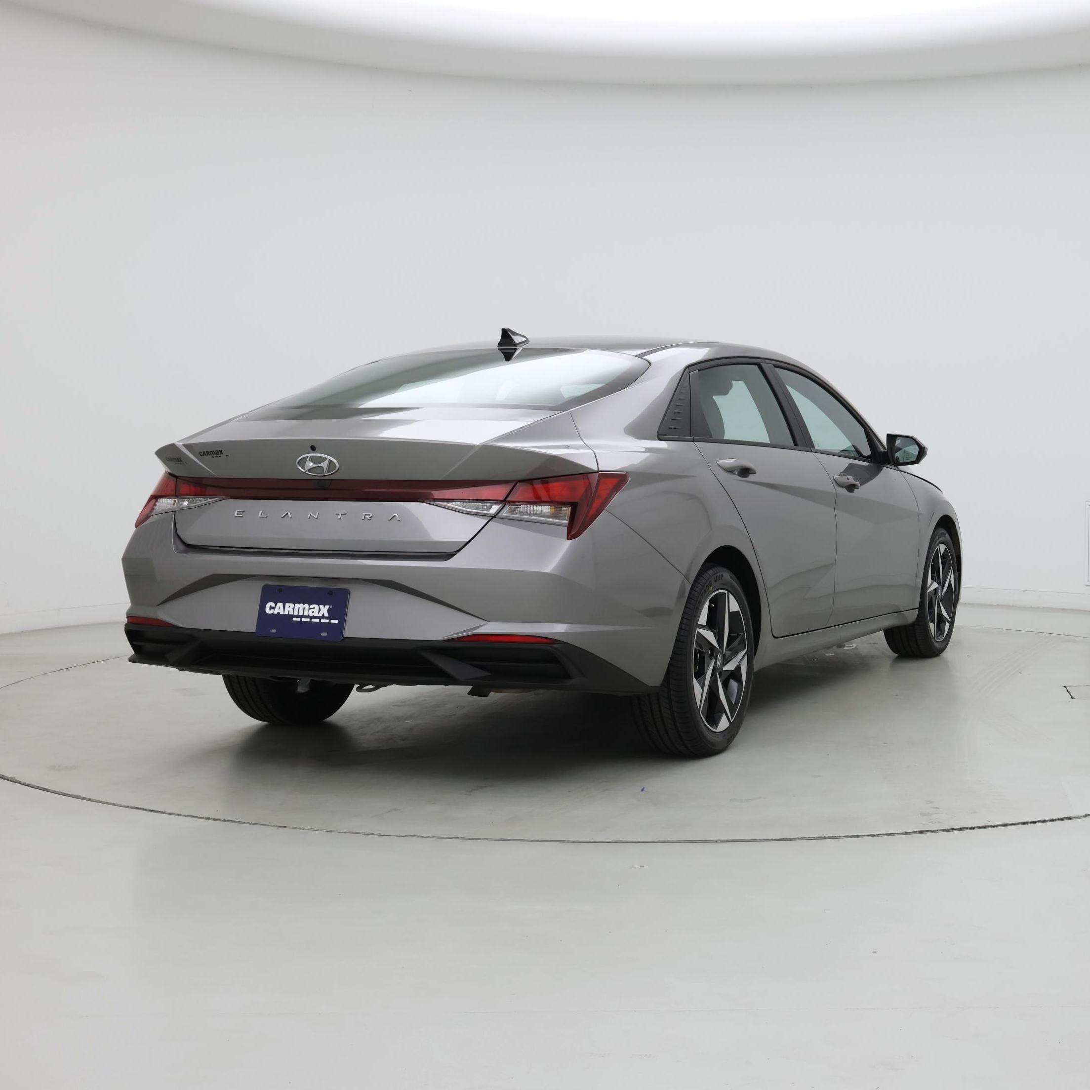 Thumbnail: 2023 Hyundai Elantra - 8