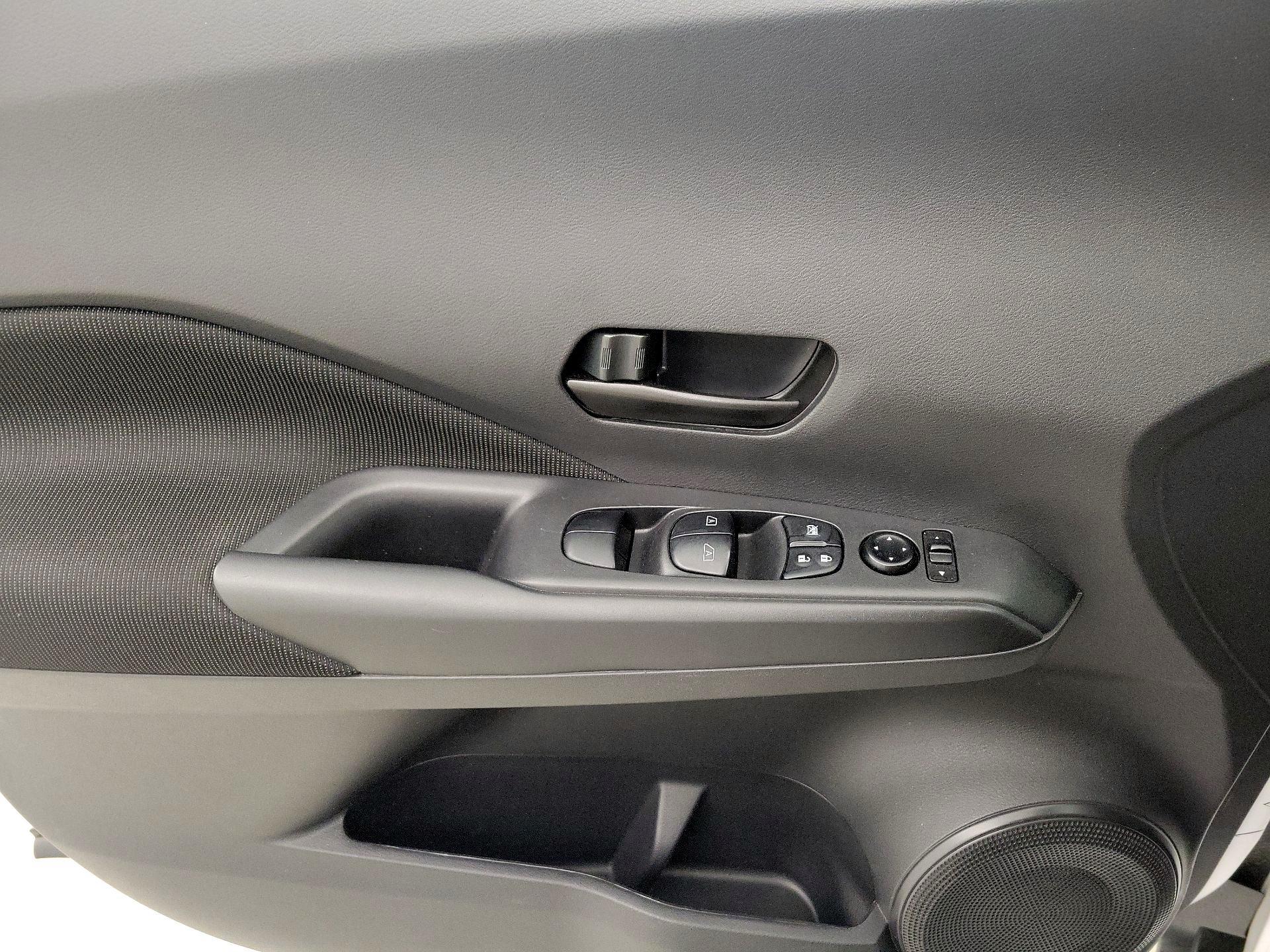 Thumbnail: 2022 Nissan Kicks - 12