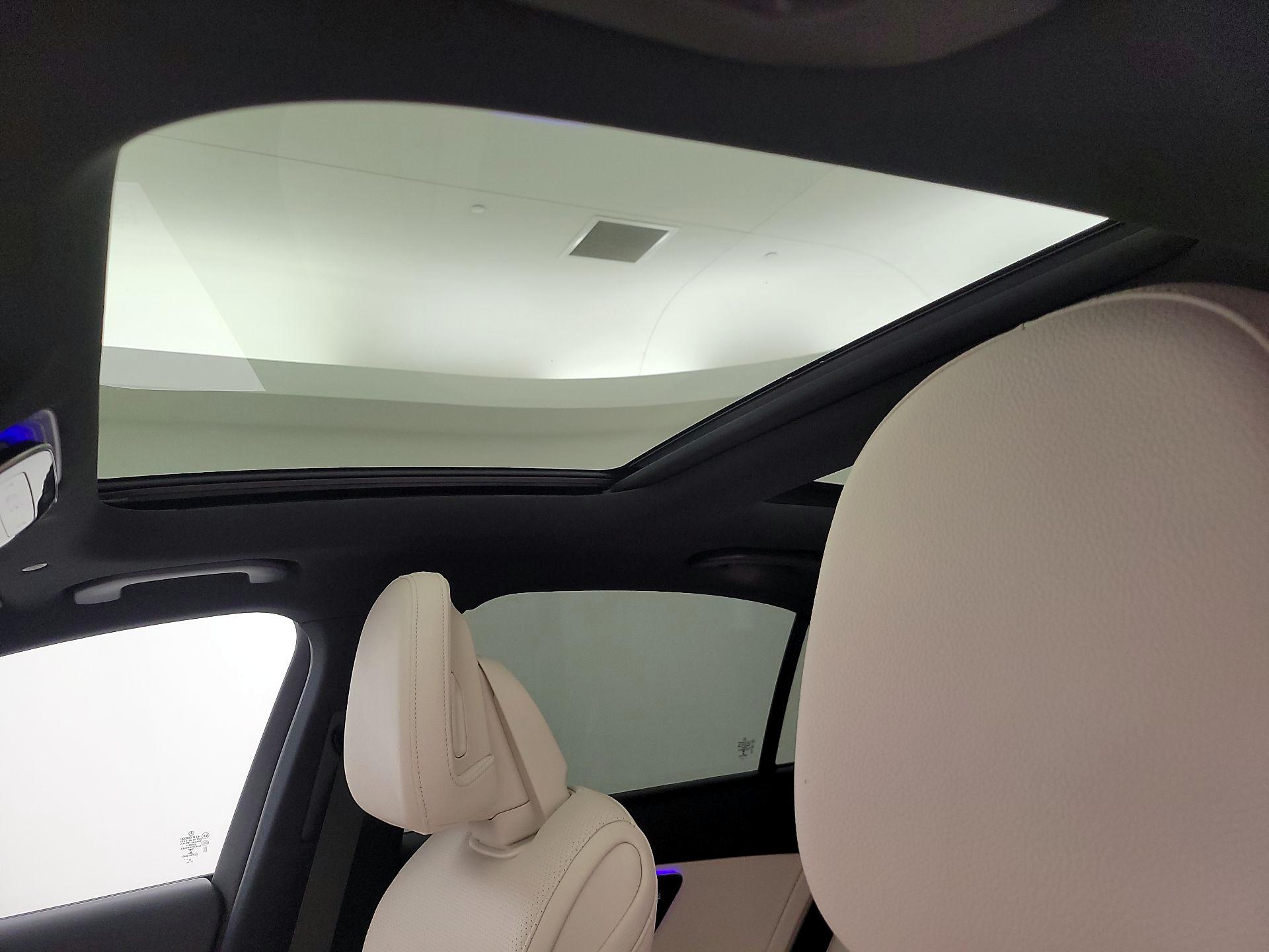 Thumbnail: 2022 Mercedes-Benz C-Class - 20