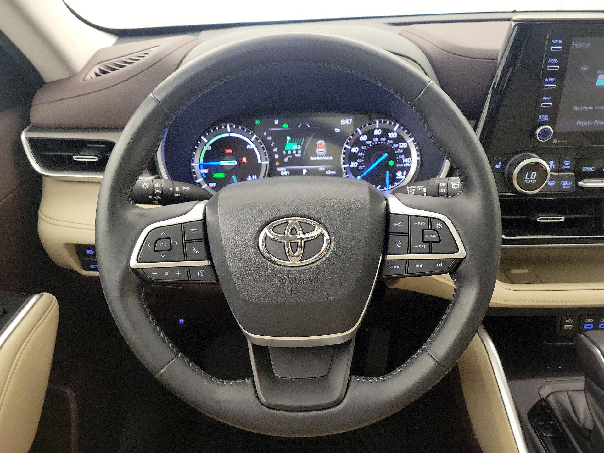 Thumbnail: 2022 Toyota Highlander - 10