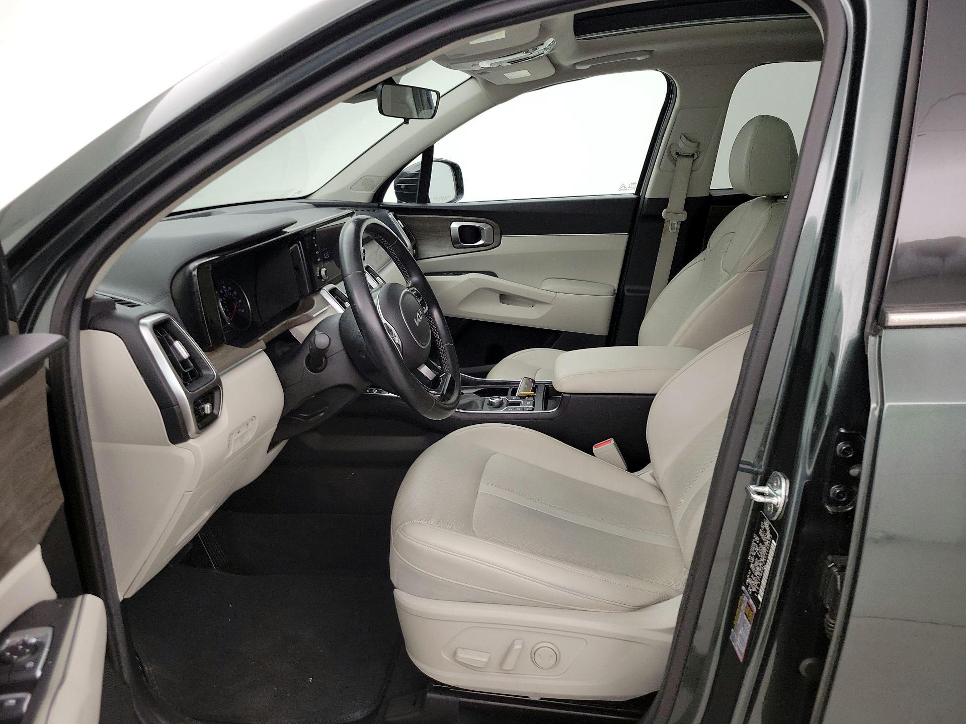 Thumbnail: 2022 Kia Sorento - 11