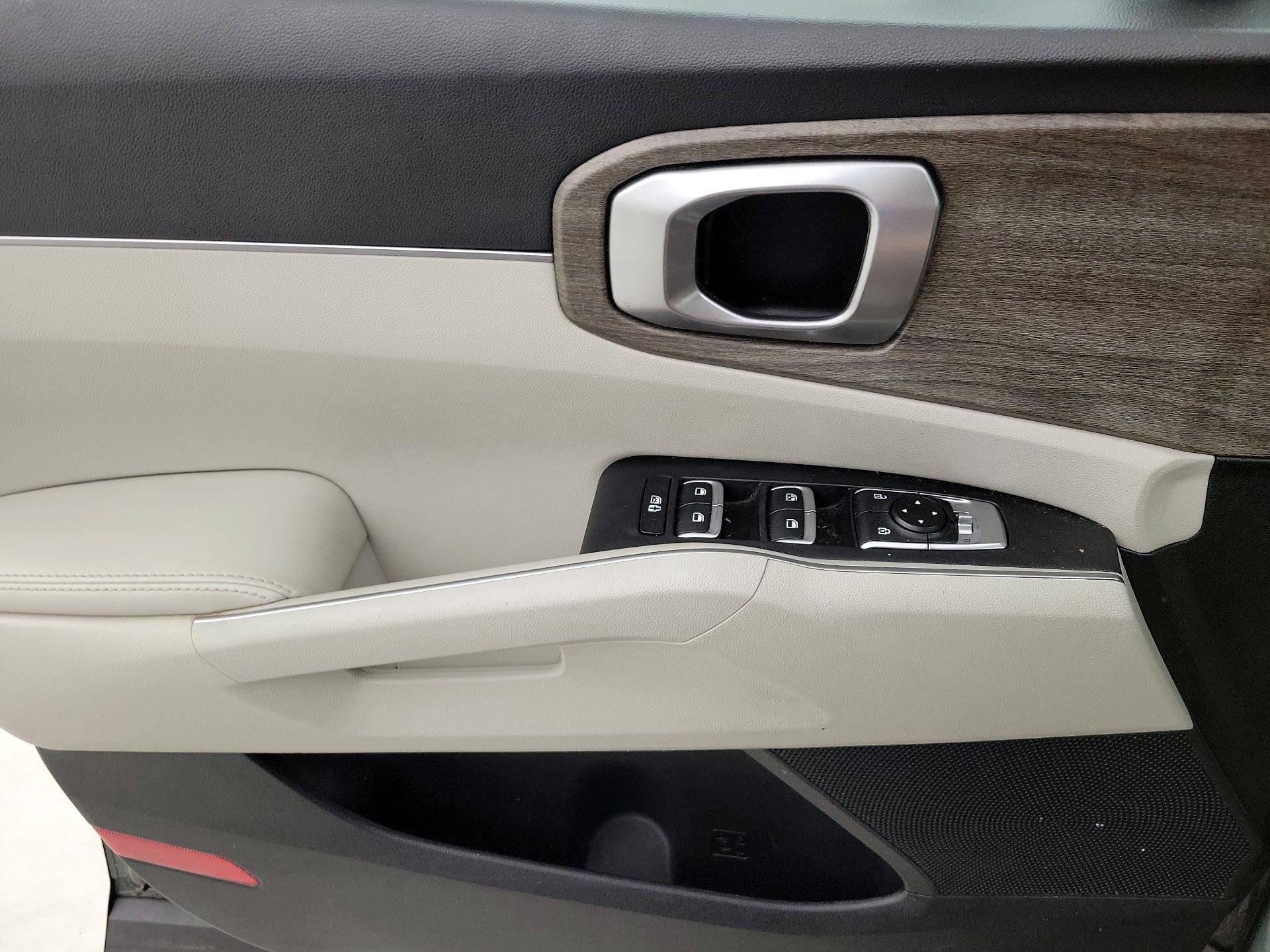 Thumbnail: 2022 Kia Sorento - 12