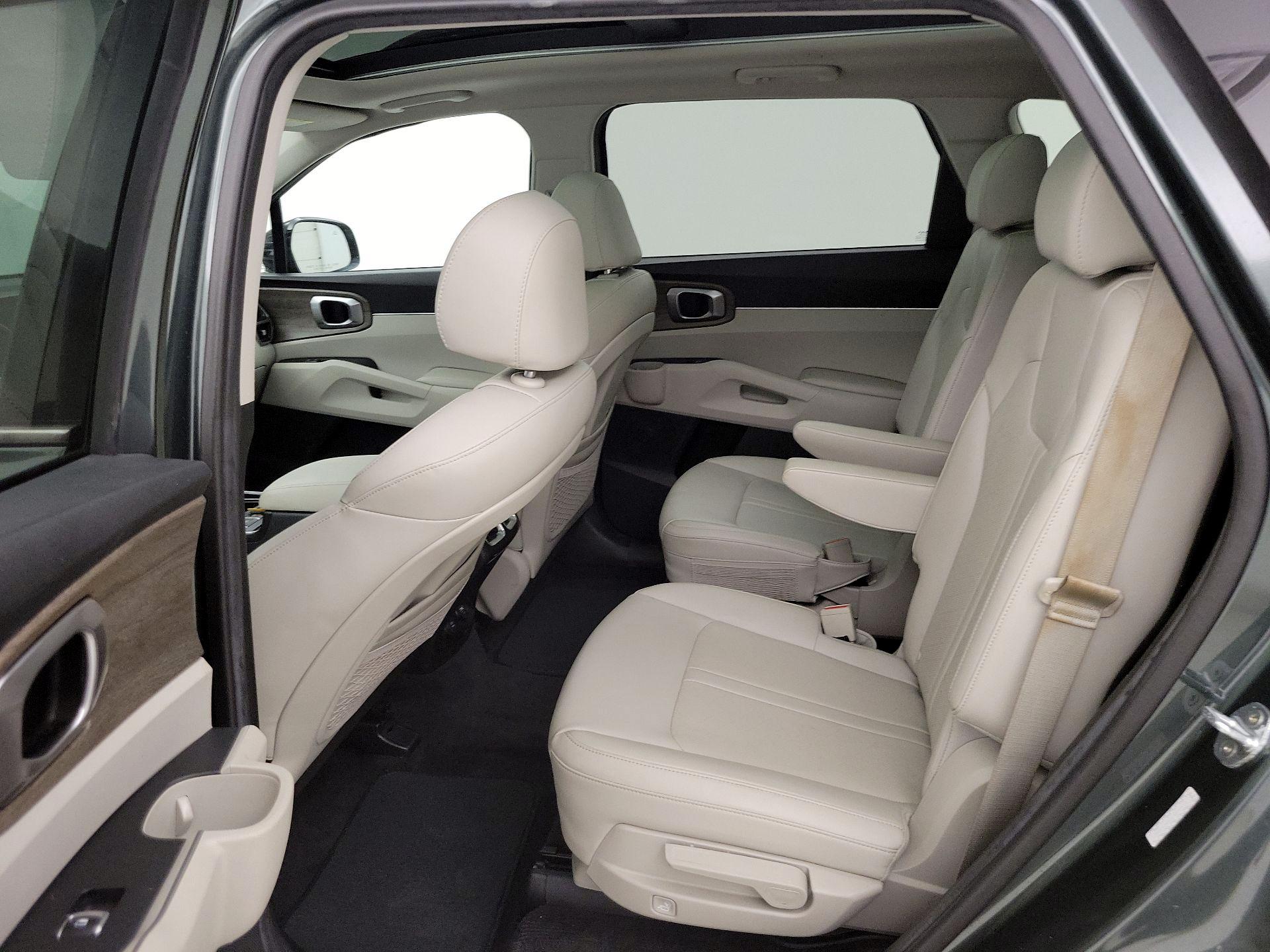 Thumbnail: 2022 Kia Sorento - 20