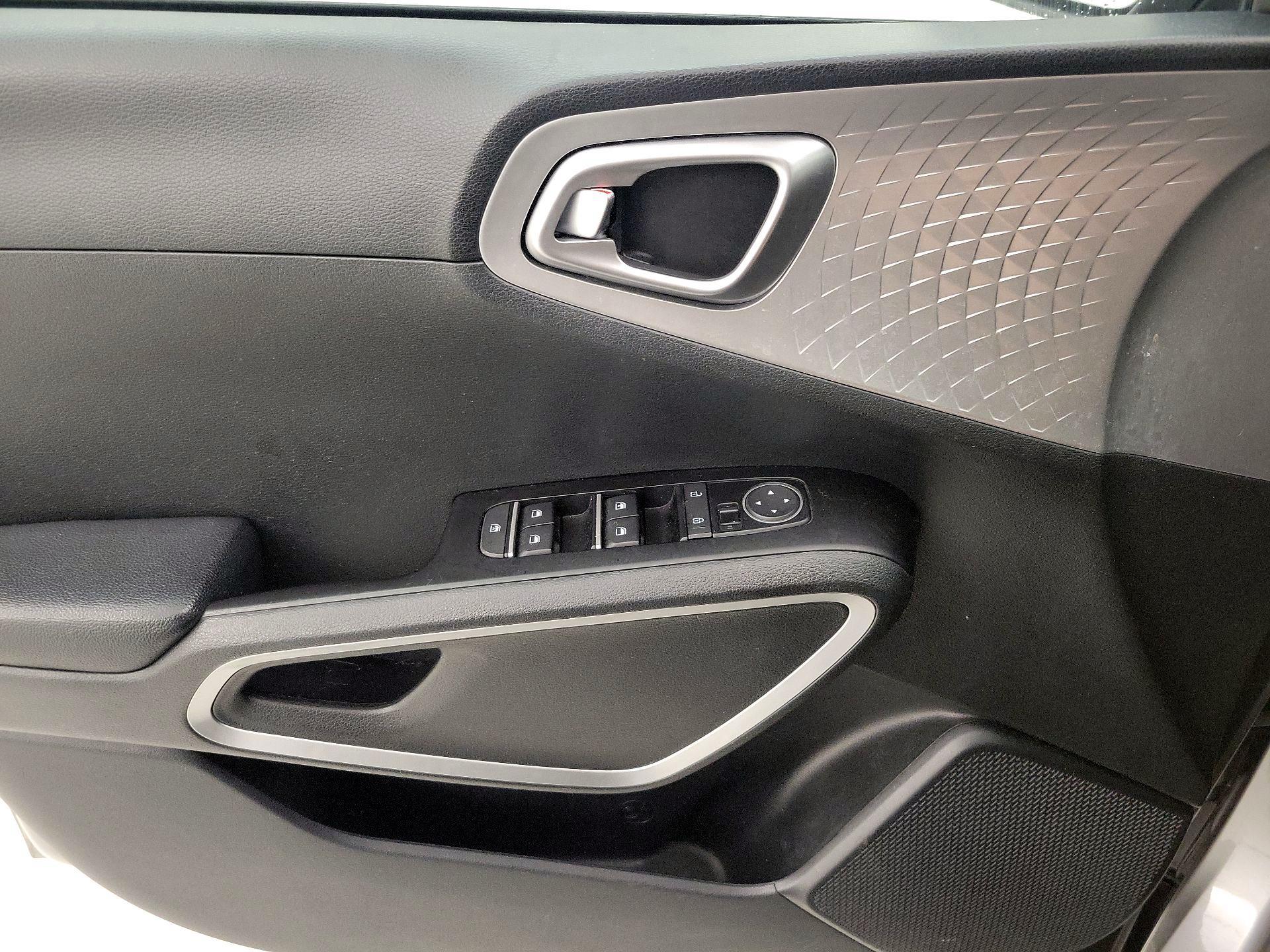 Thumbnail: 2023 Kia Soul - 12