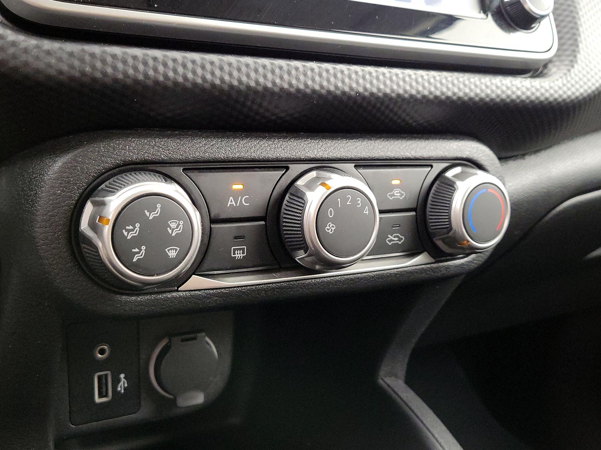 Thumbnail: 2022 Nissan Kicks - 16