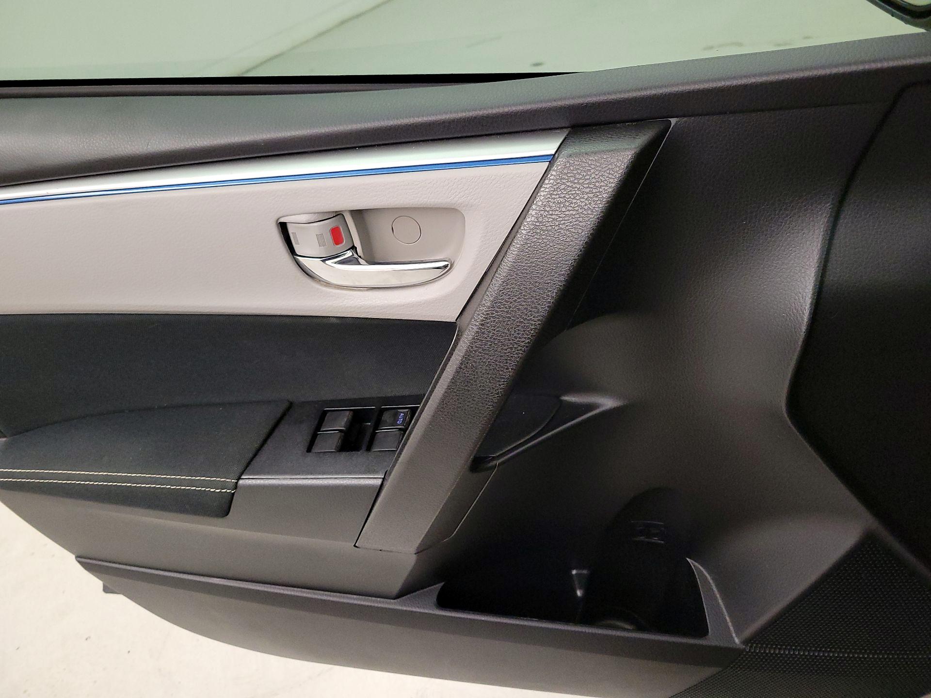 Thumbnail: 2016 Toyota Corolla - 12