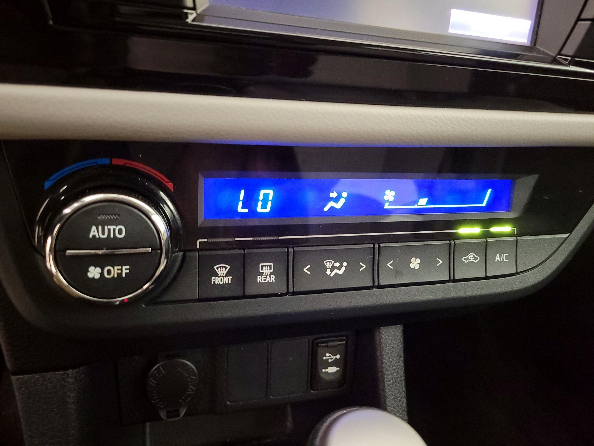 Thumbnail: 2016 Toyota Corolla - 16