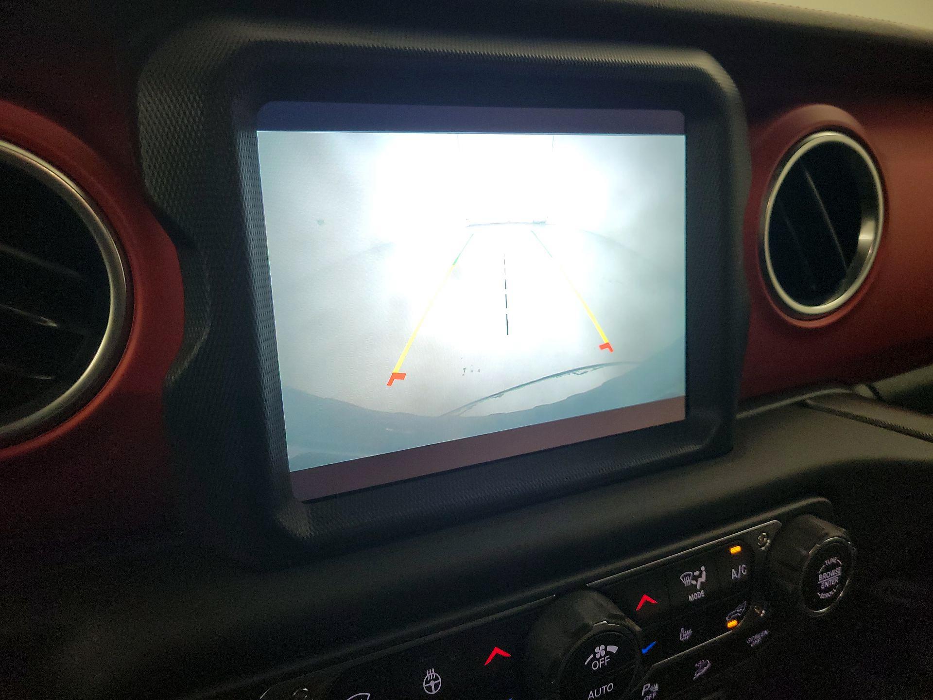 Thumbnail: 2019 Jeep Wrangler - 15