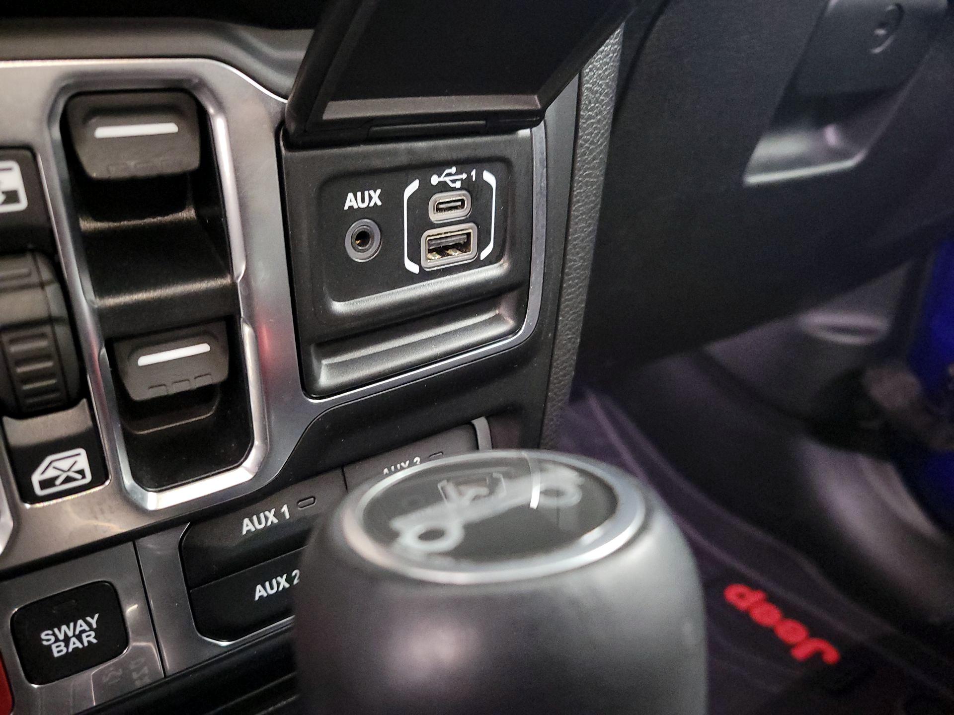 Thumbnail: 2019 Jeep Wrangler - 19