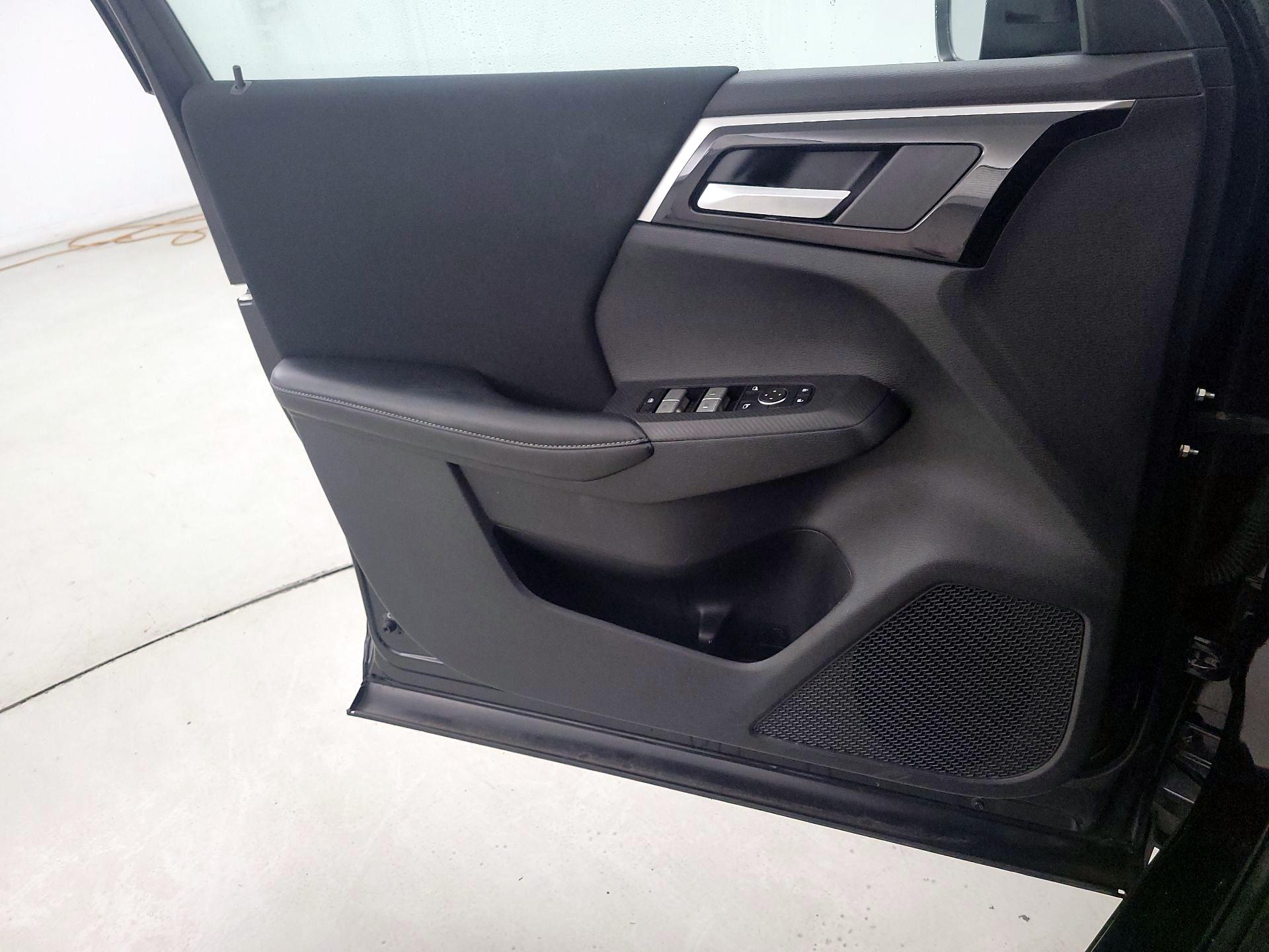 Thumbnail: 2022 Mitsubishi Outlander - 12