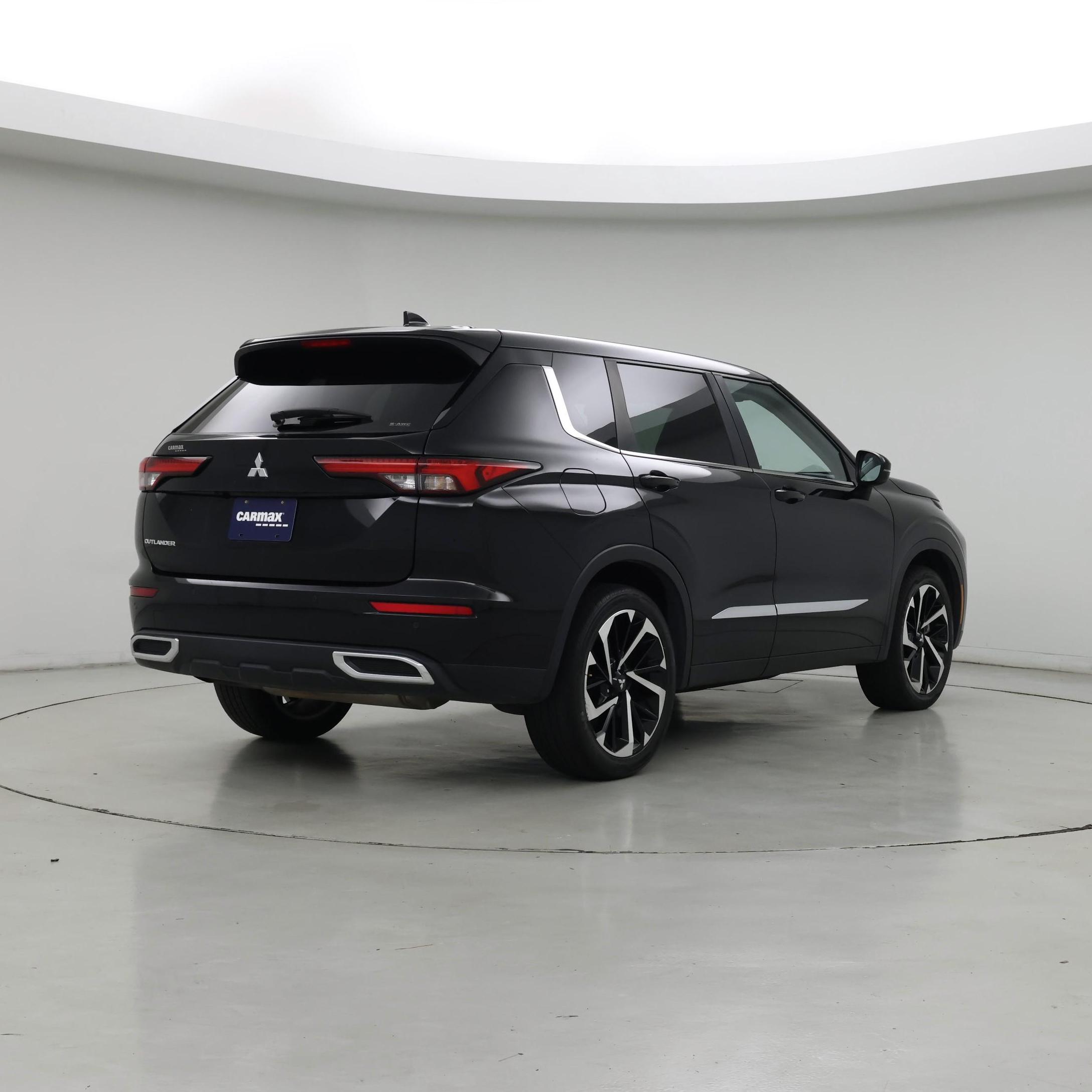 Thumbnail: 2022 Mitsubishi Outlander - 8