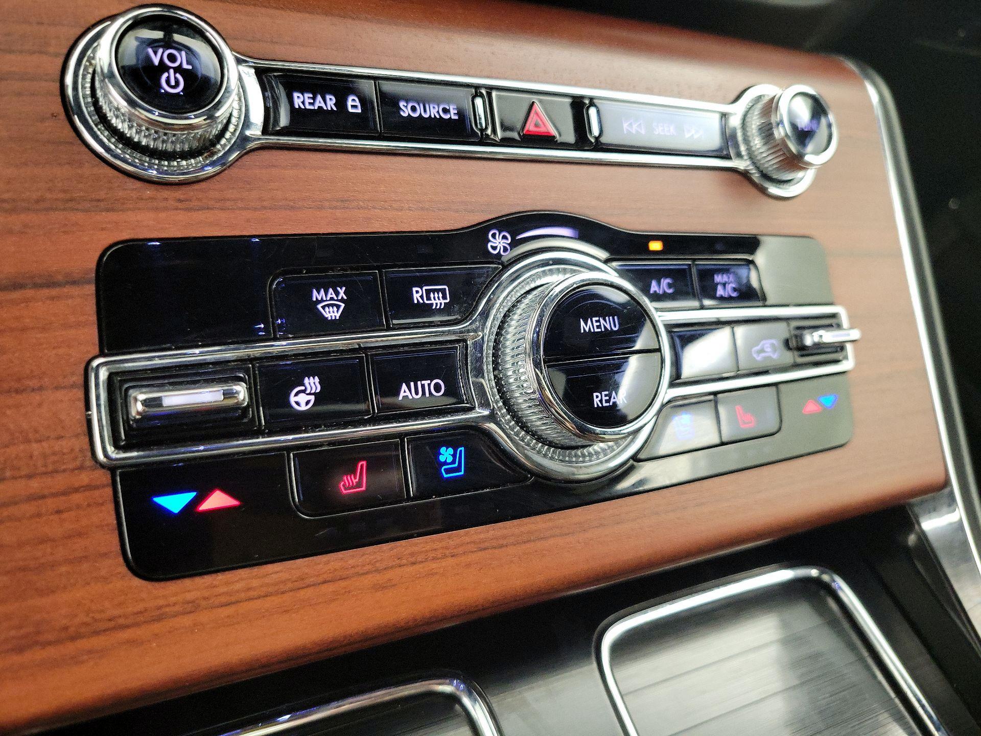 Thumbnail: 2022 Lincoln Aviator - 16